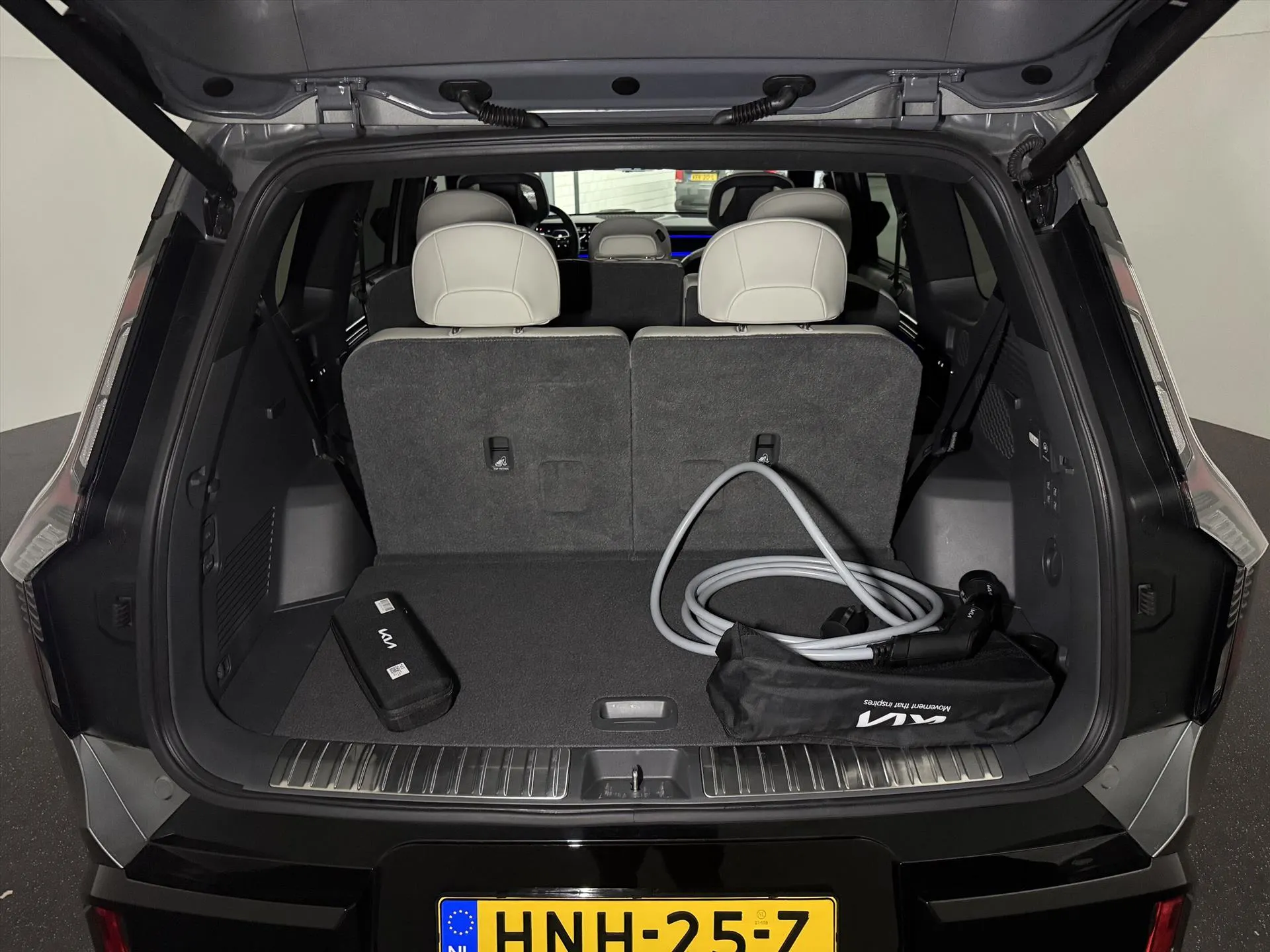 Kia EV9 met kenteken HNH-25-Z – detailfoto