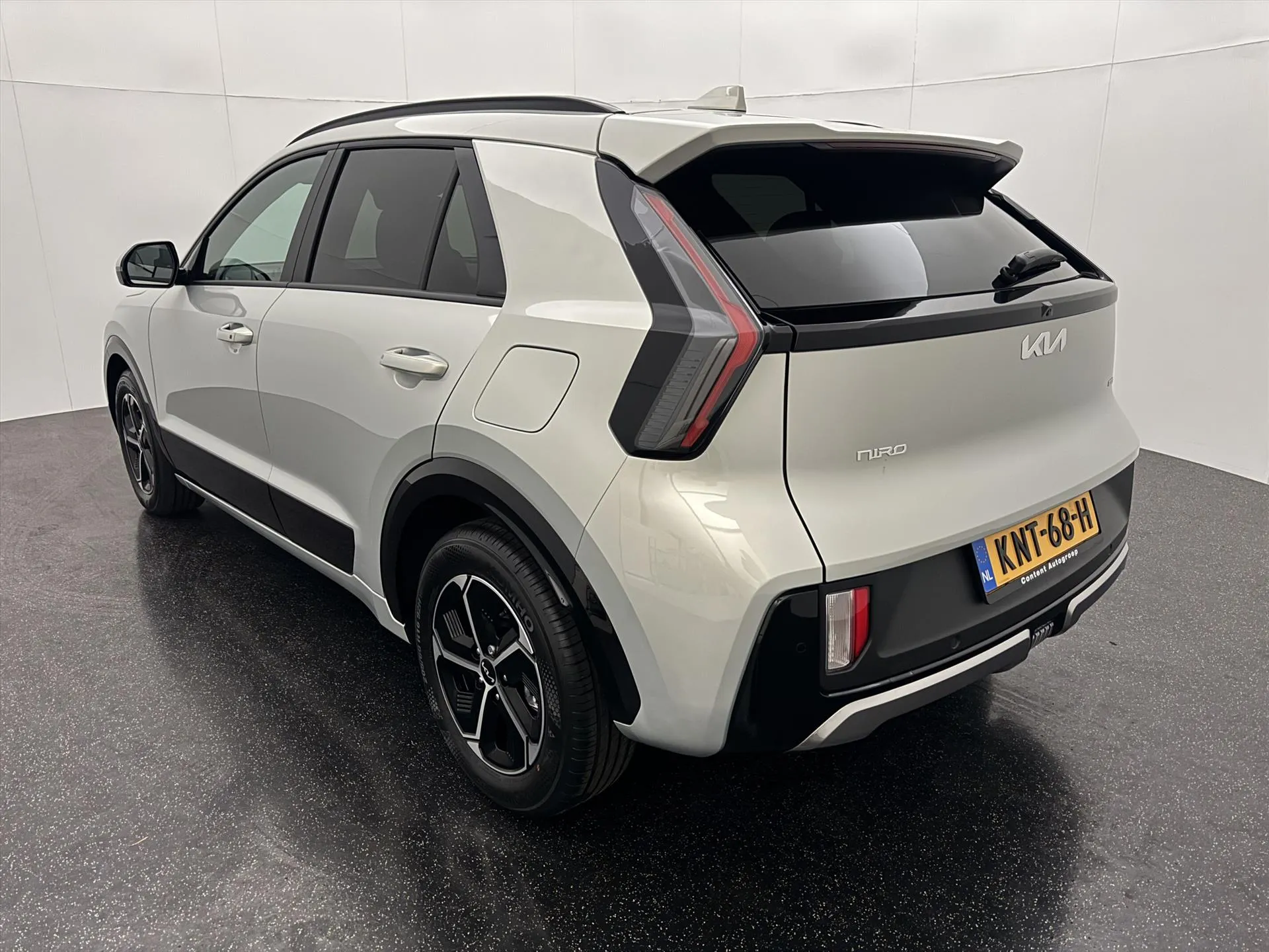 Kia Niro met kenteken KNT-68-H – interieur