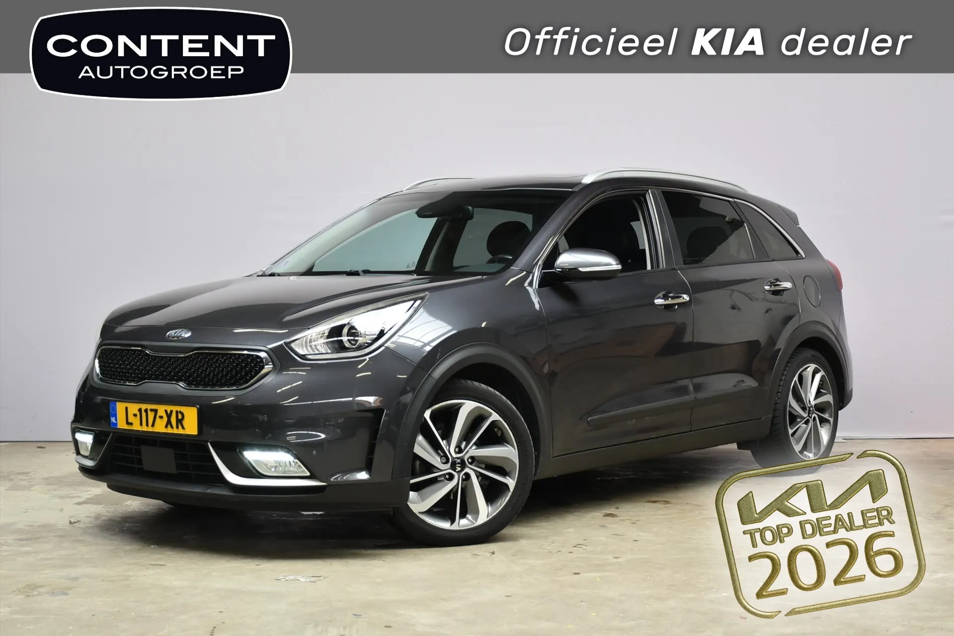 Kia Niro met kenteken L-117-XR – vooraanzicht