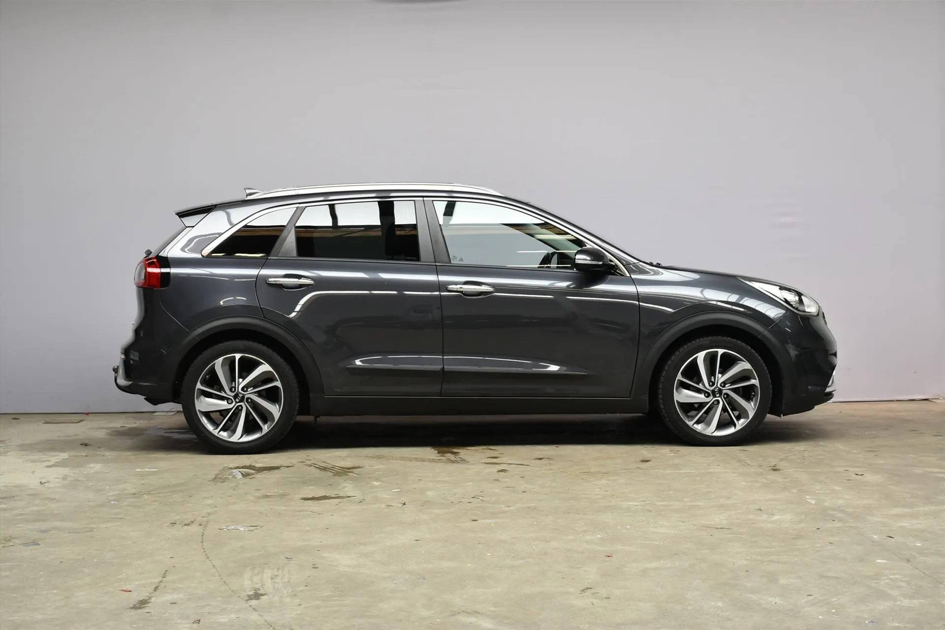 Kia Niro met kenteken L-117-XR – dashboard