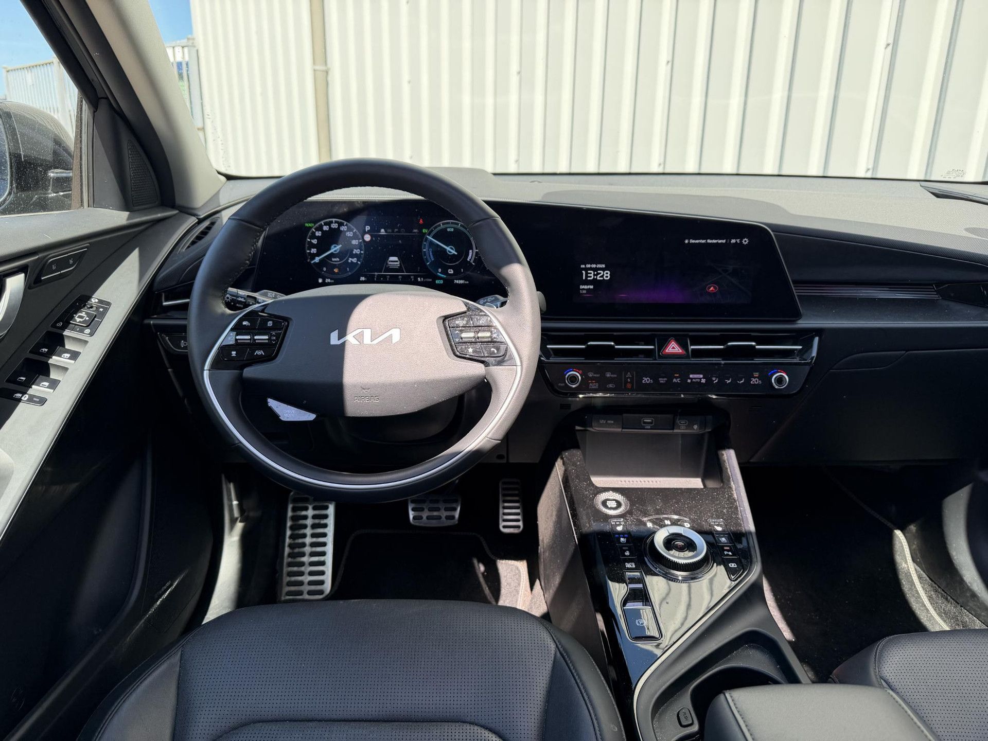 Kia Niro met kenteken S-218-ZV – interieur
