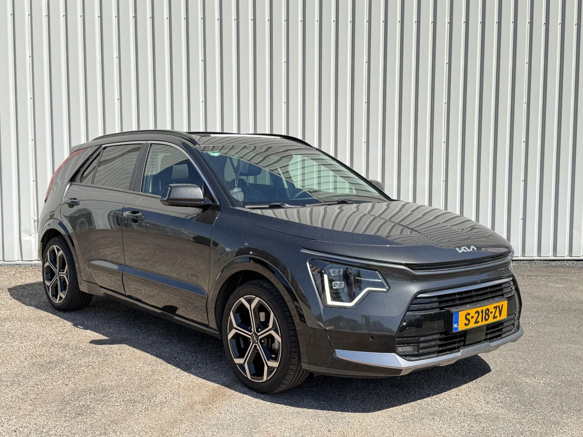 Kia Niro met kenteken S-218-ZV – detailfoto