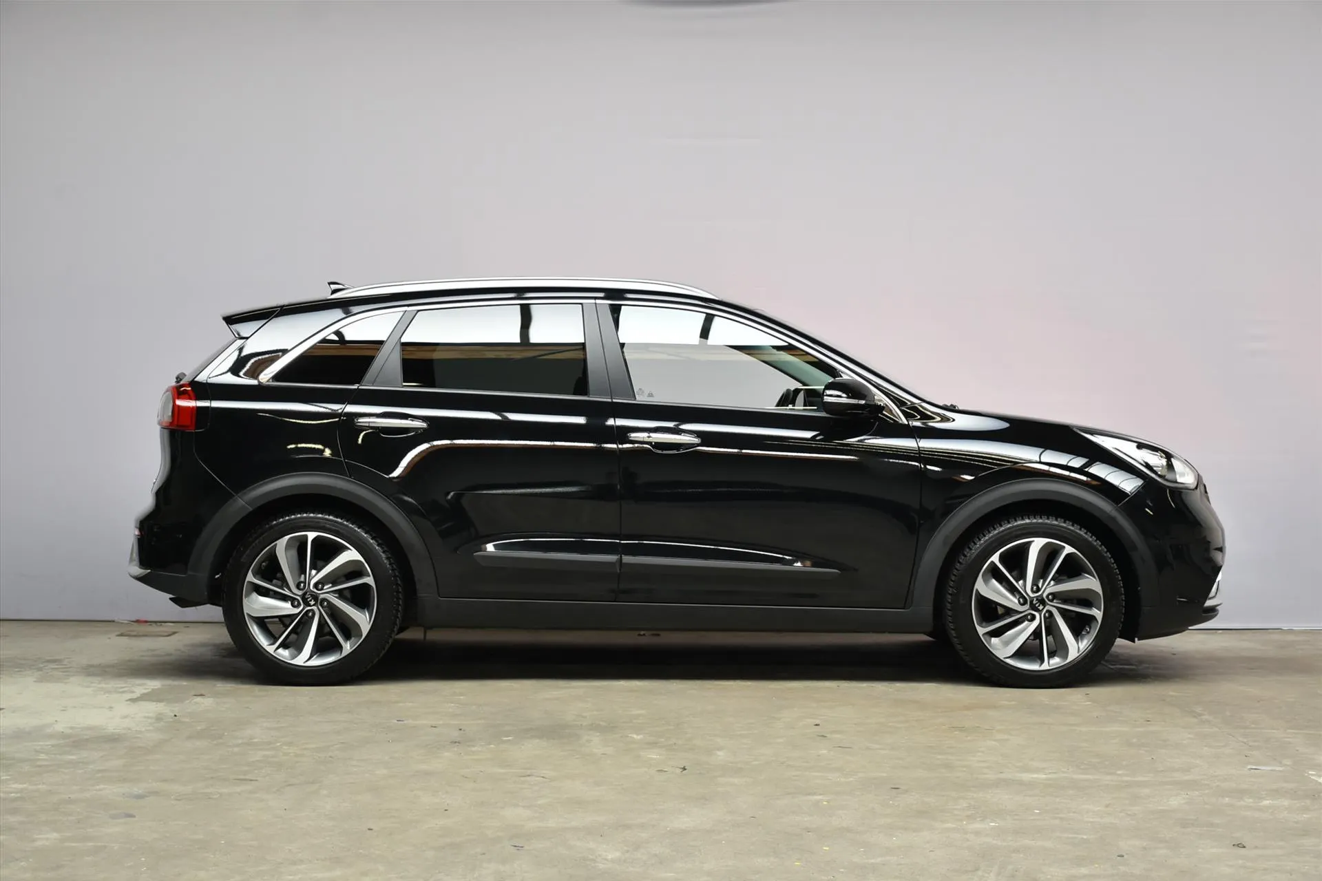 Kia Niro met kenteken ZL-151-D – dashboard