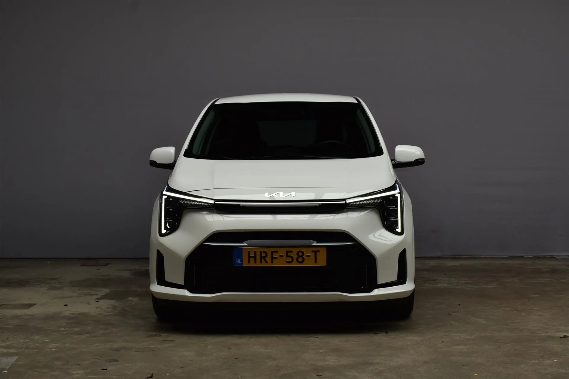 Kia Picanto met kenteken HRF-58-T – achteraanzicht