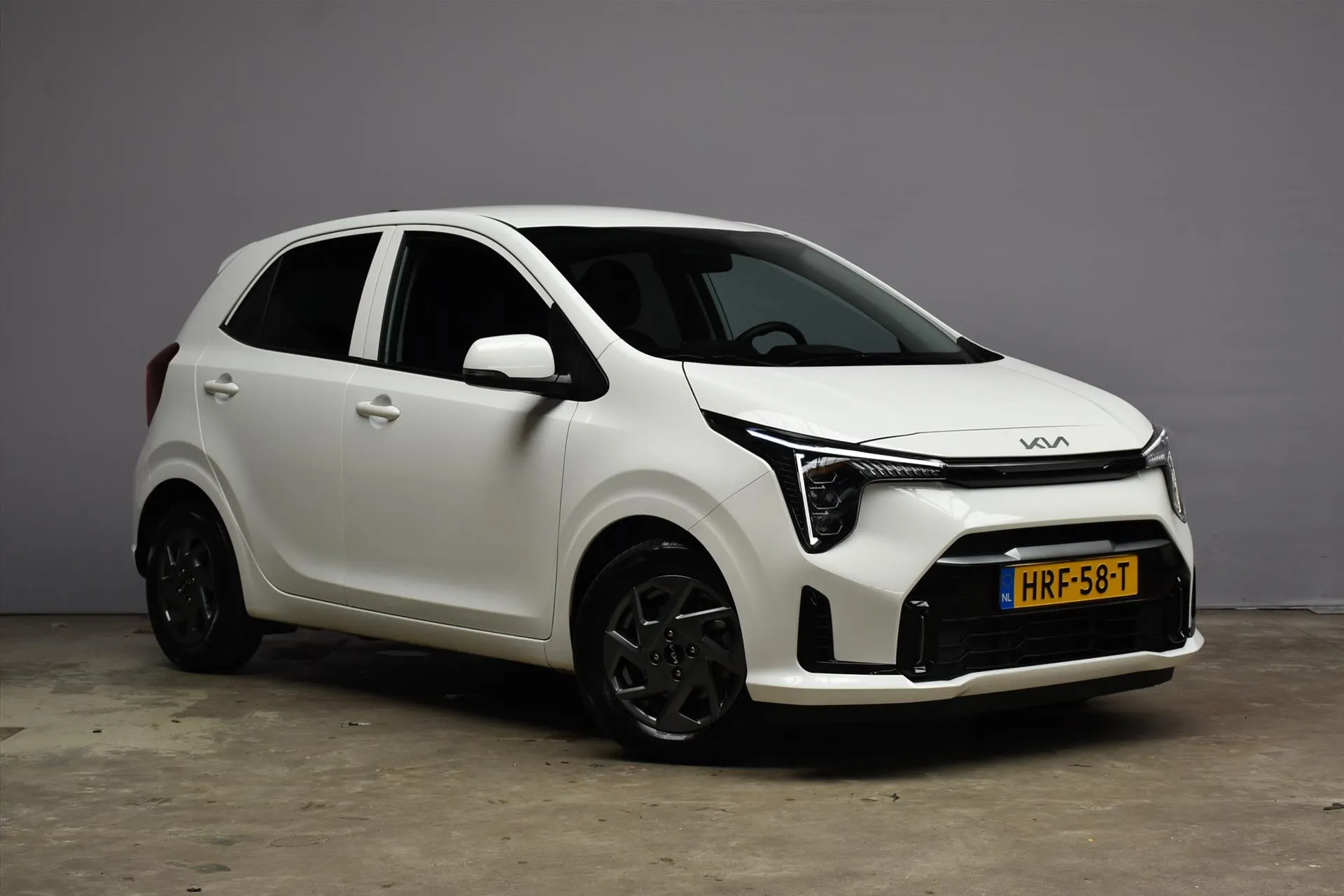 Kia Picanto met kenteken HRF-58-T – interieur