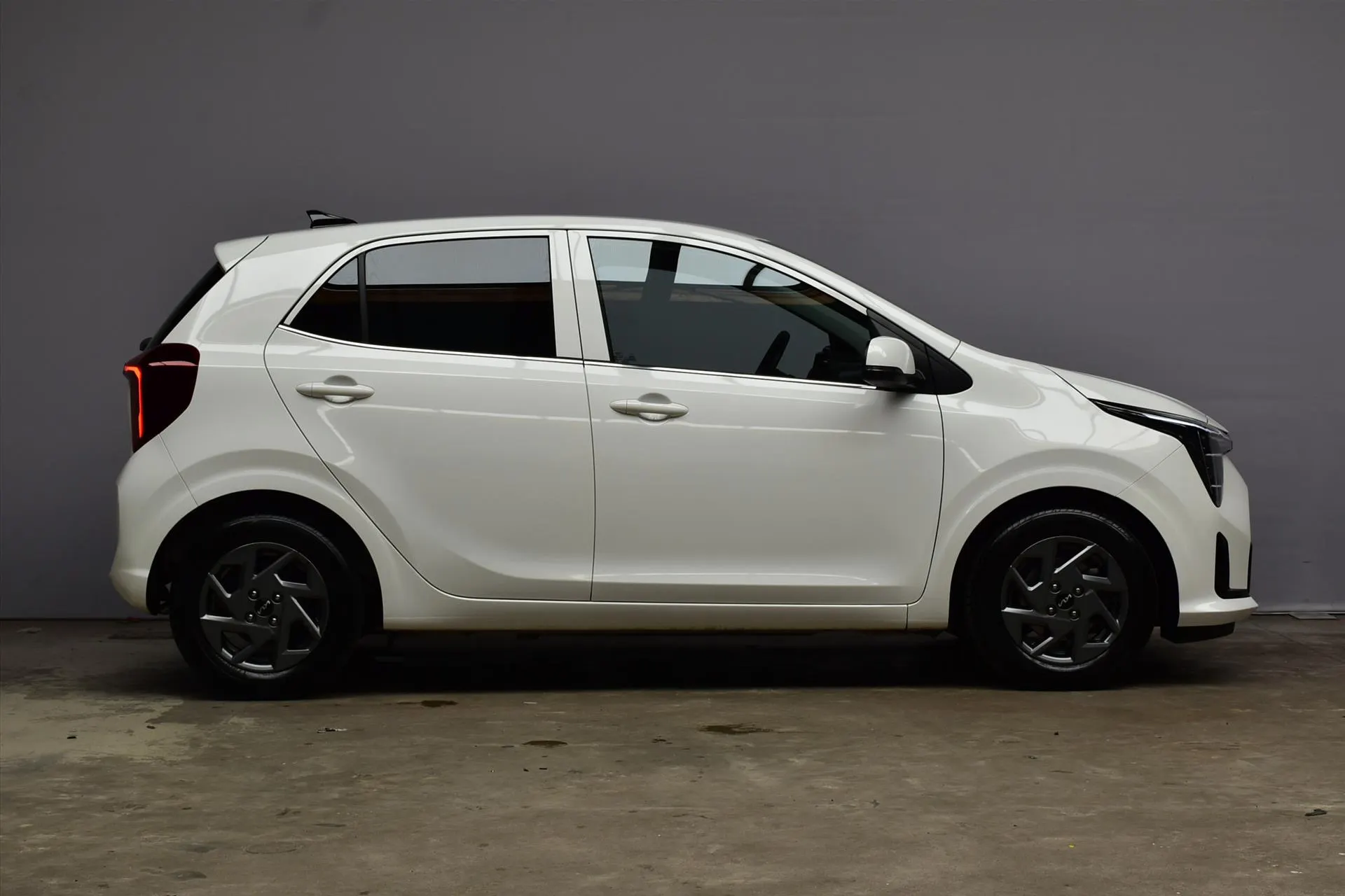 Kia Picanto met kenteken HRF-58-T – dashboard