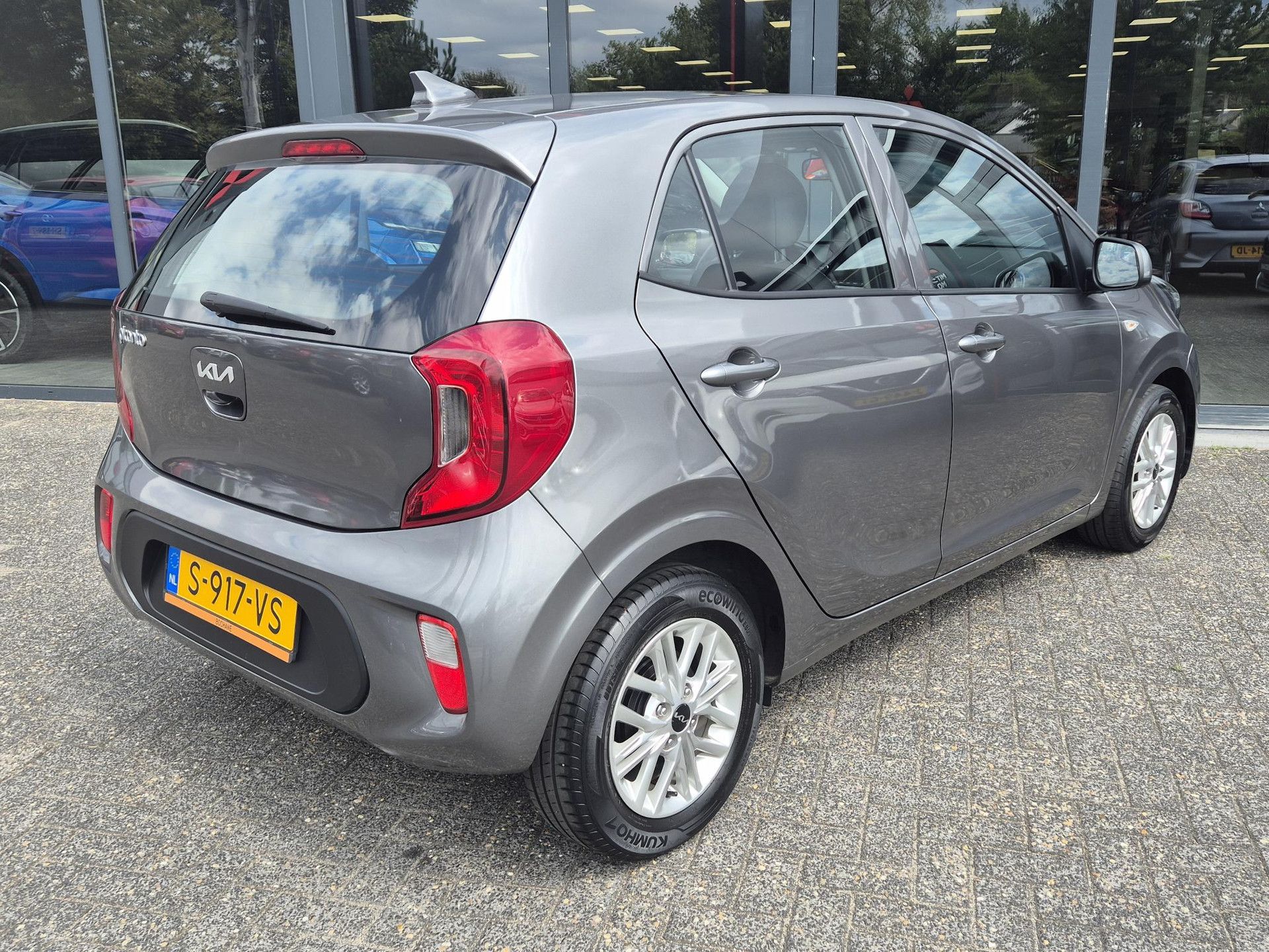 Kia Picanto met kenteken S-917-VS – achteraanzicht