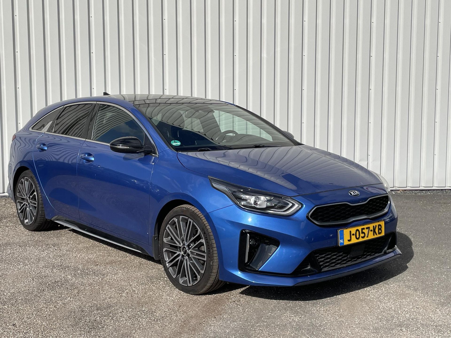Kia ProCeed met kenteken J-057-KB – detailfoto
