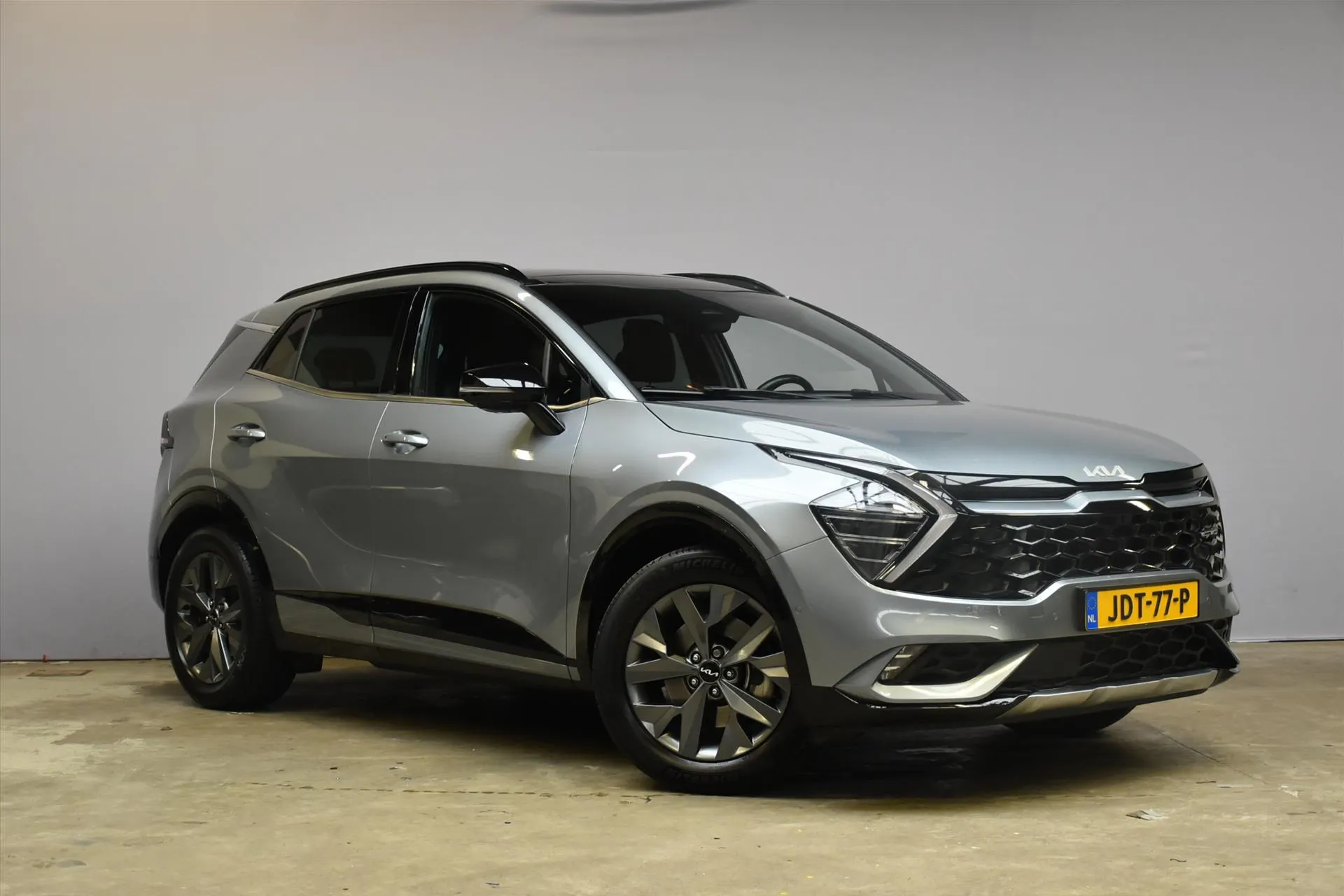 Kia Sportage met kenteken JDT-77-P – interieur