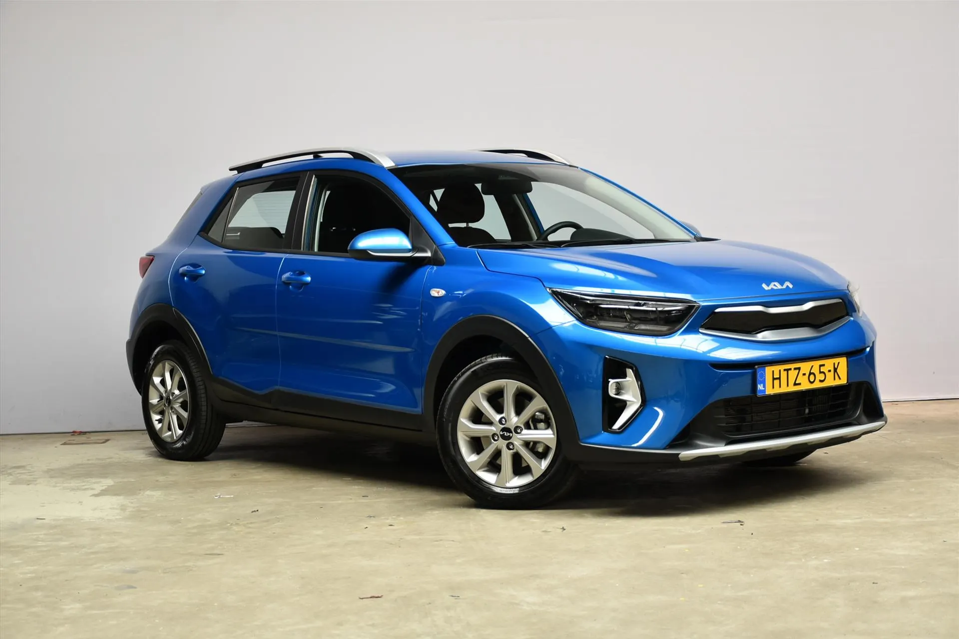 Kia Stonic met kenteken HTZ-65-K – interieur