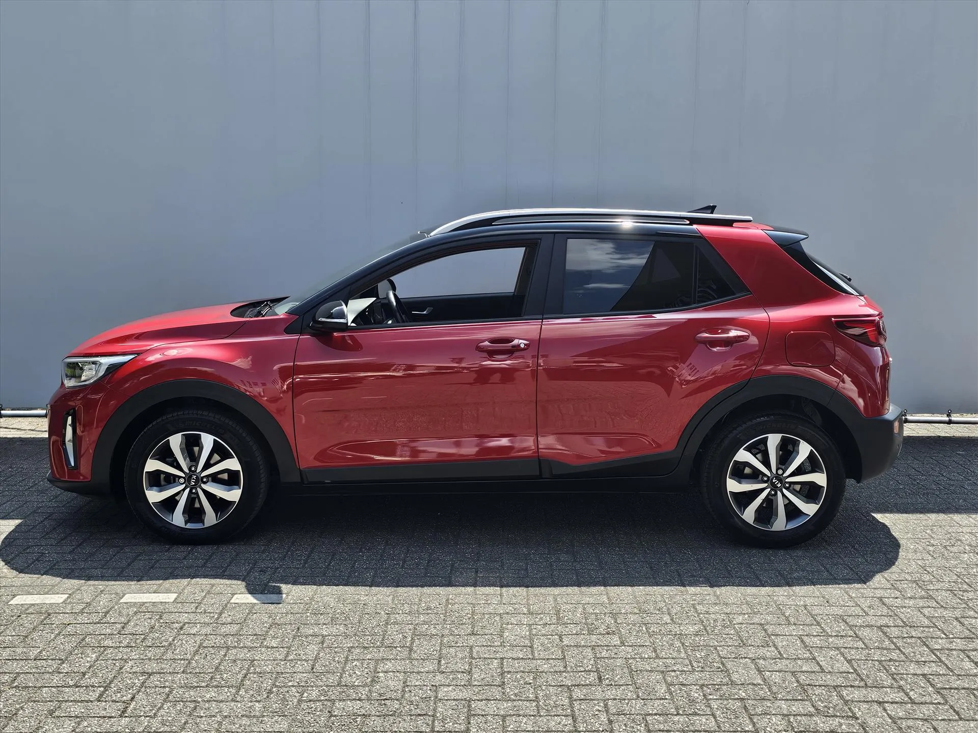 Kia Stonic met kenteken K-692-KR – achteraanzicht