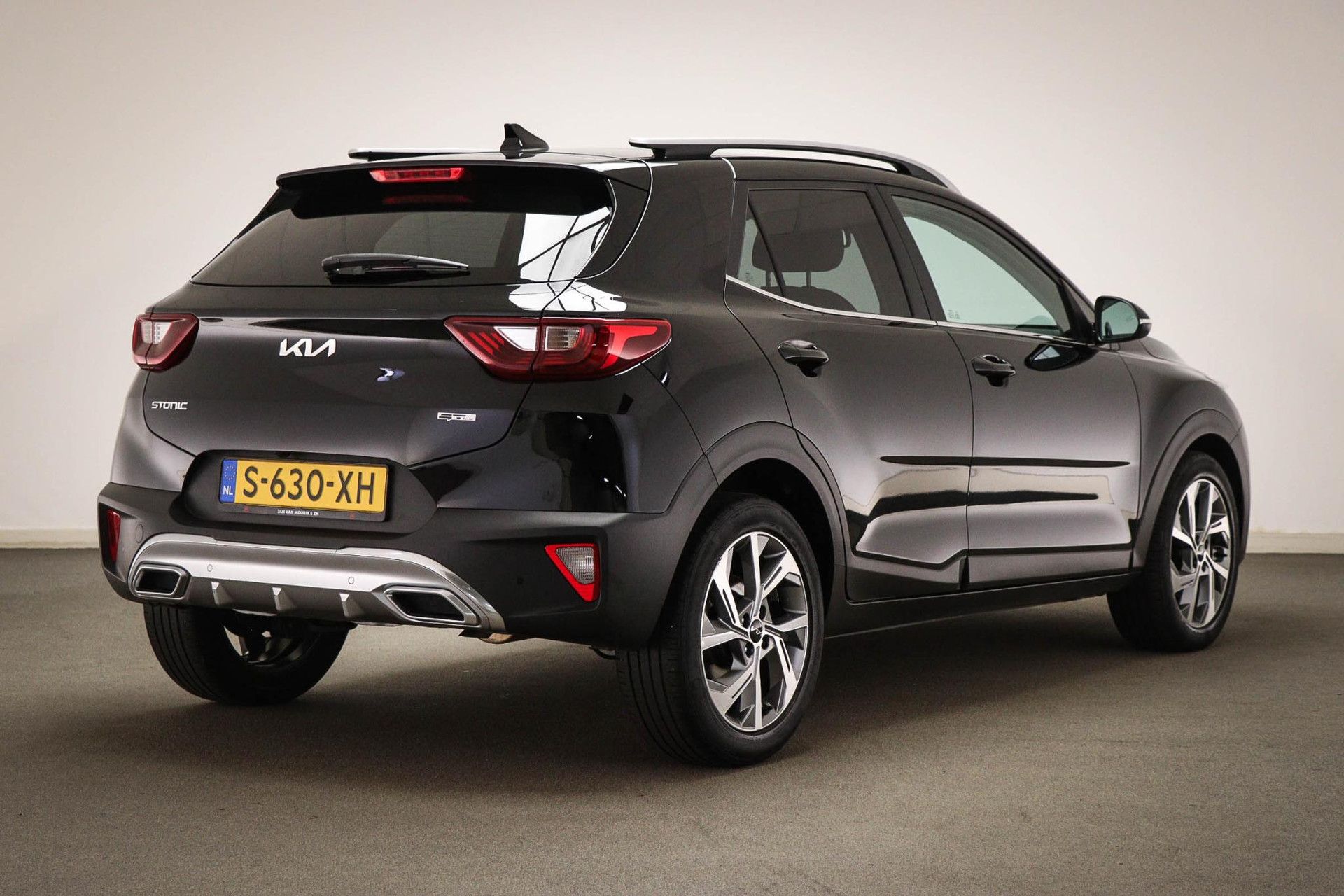 Kia Stonic met kenteken S-630-XH – achteraanzicht