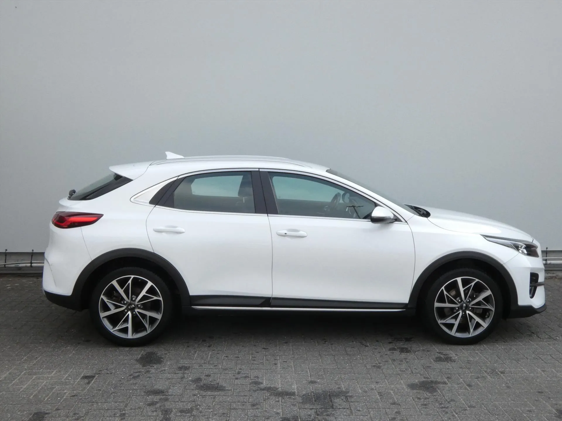 Kia Xceed met kenteken J-736-NV – dashboard