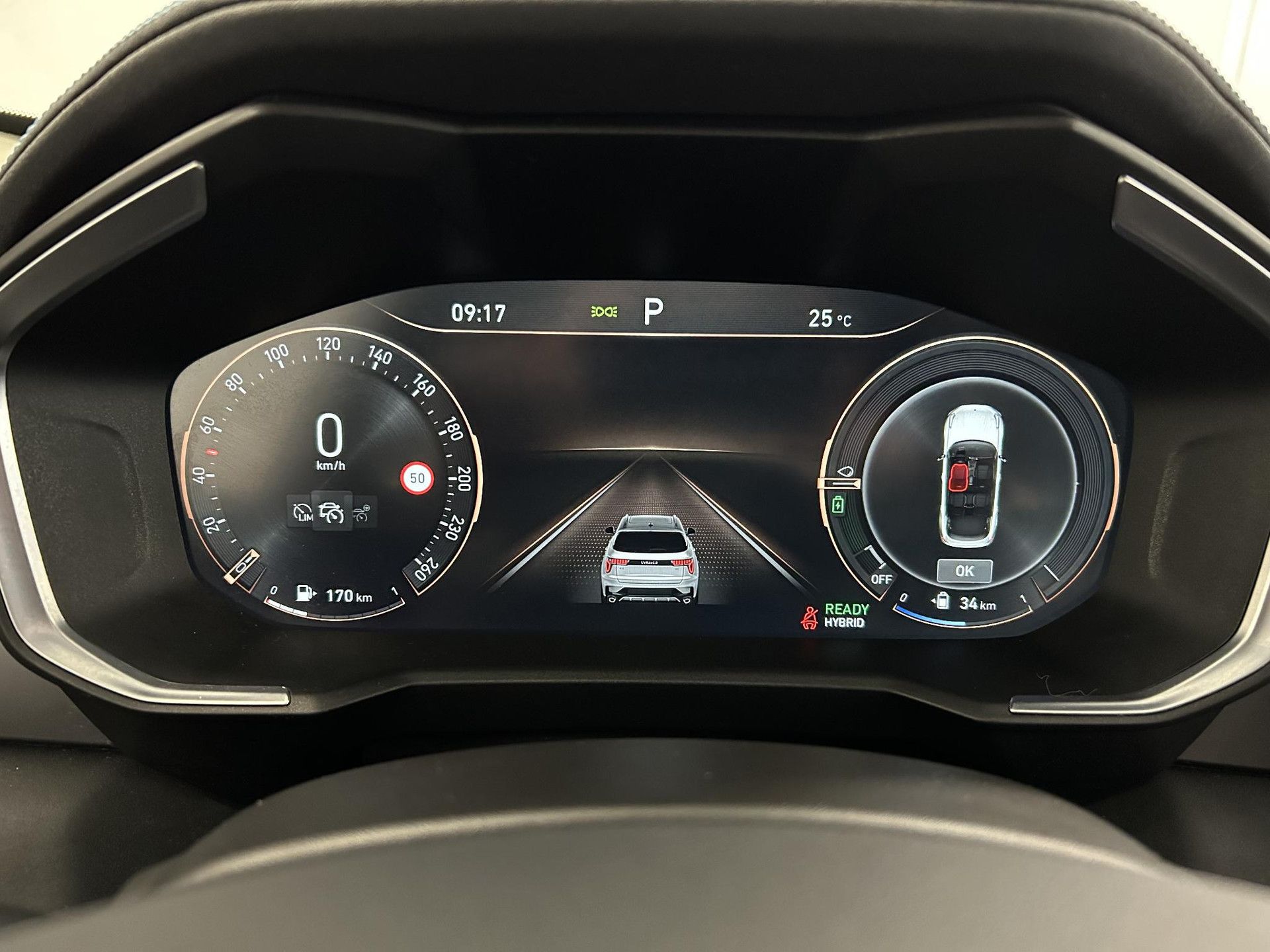 Lynk & Co &Co01 met kenteken GHK-49-F – dashboard