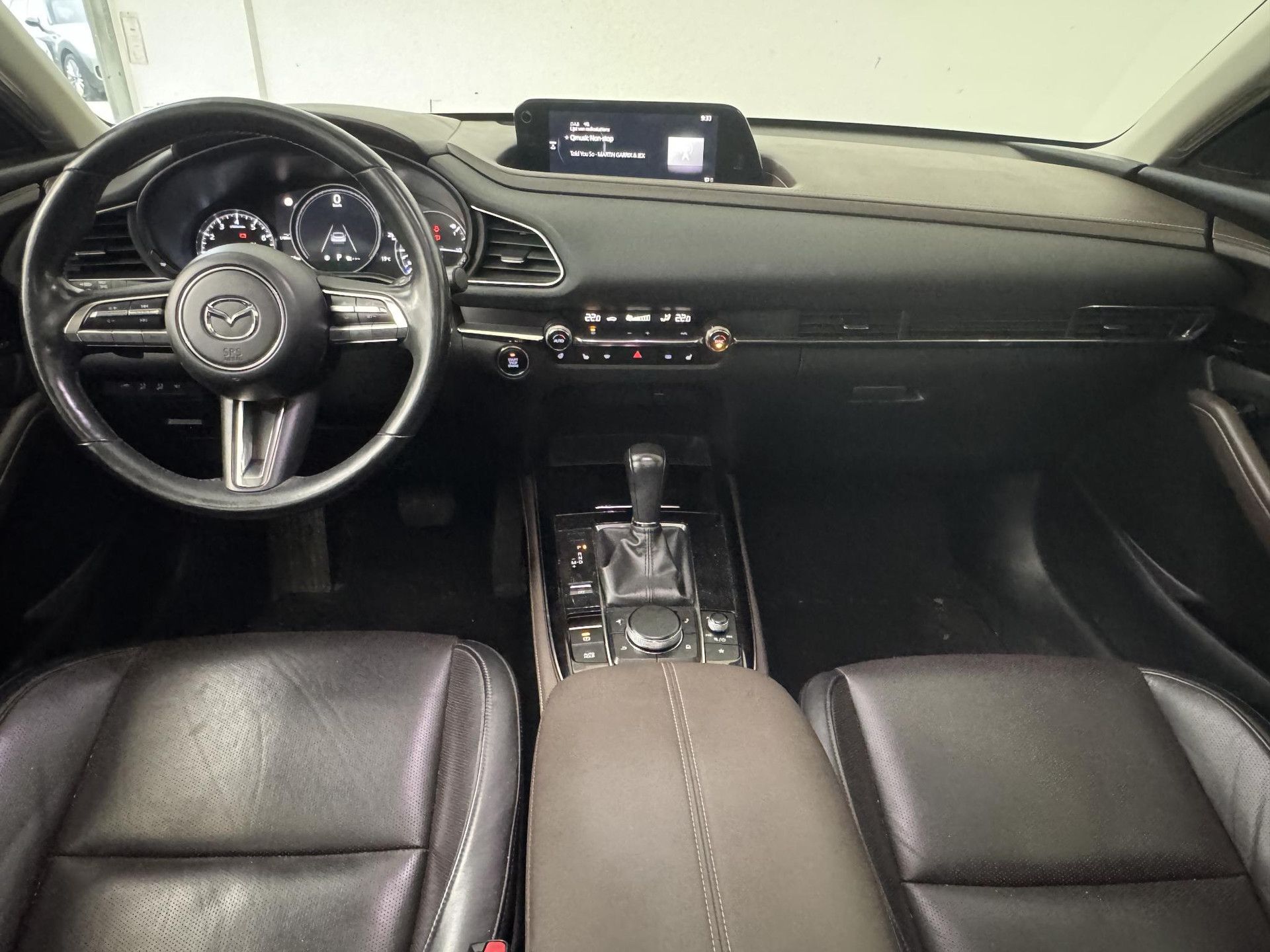 Mazda CX-30 met kenteken GHT-75-F – interieur
