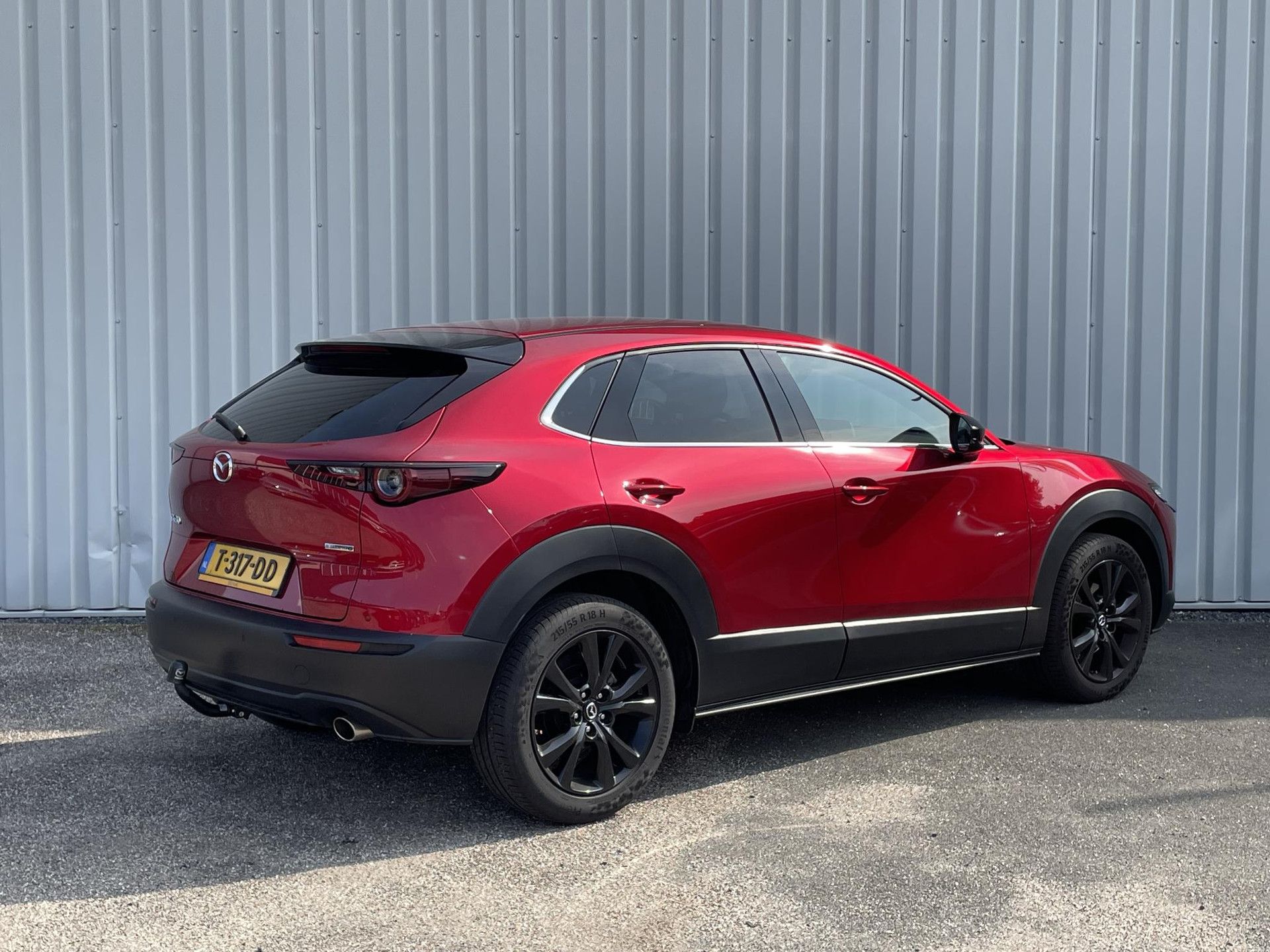 Mazda CX-30 met kenteken T-317-DD – achteraanzicht