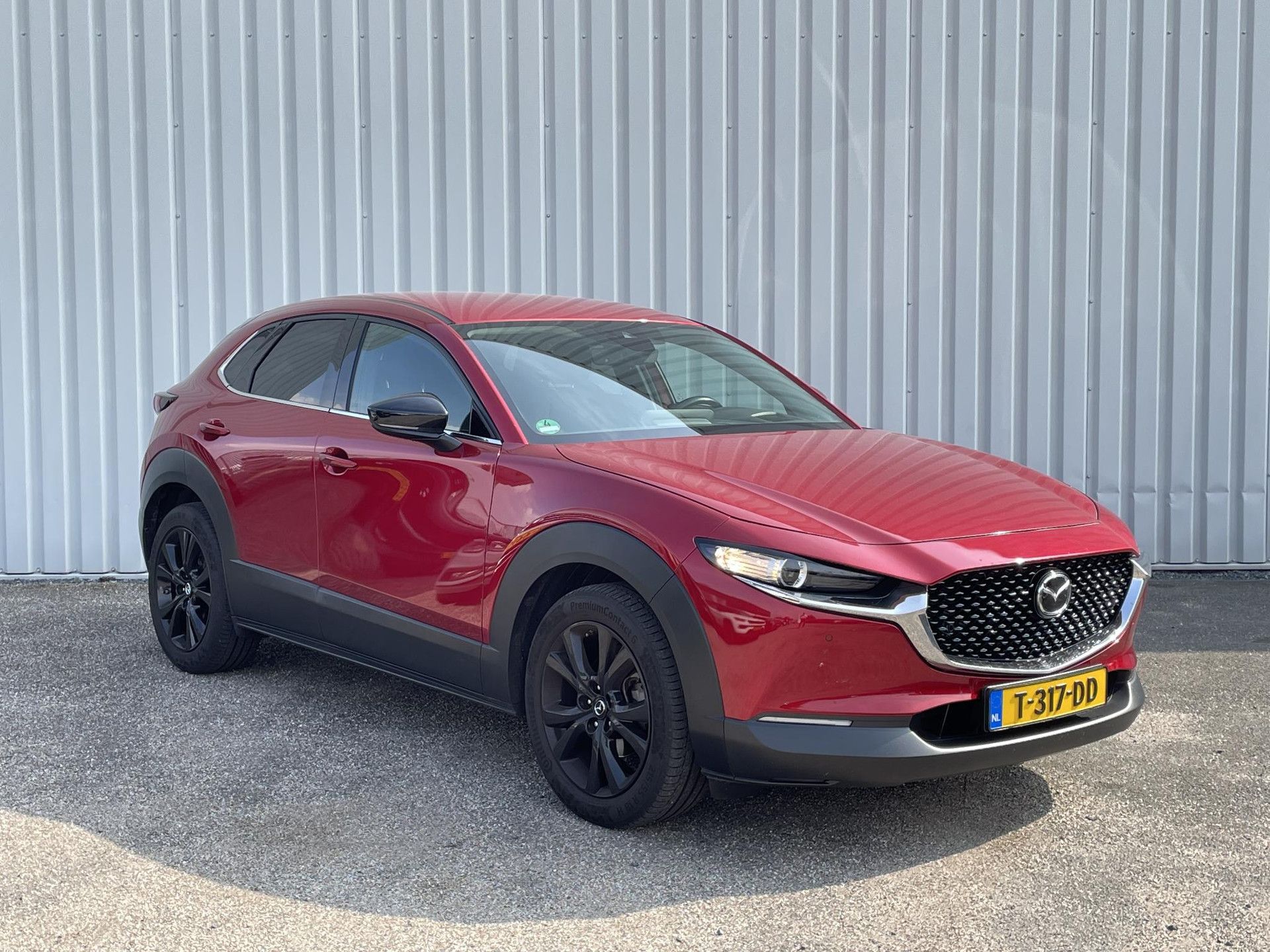 Mazda CX-30 met kenteken T-317-DD – detailfoto