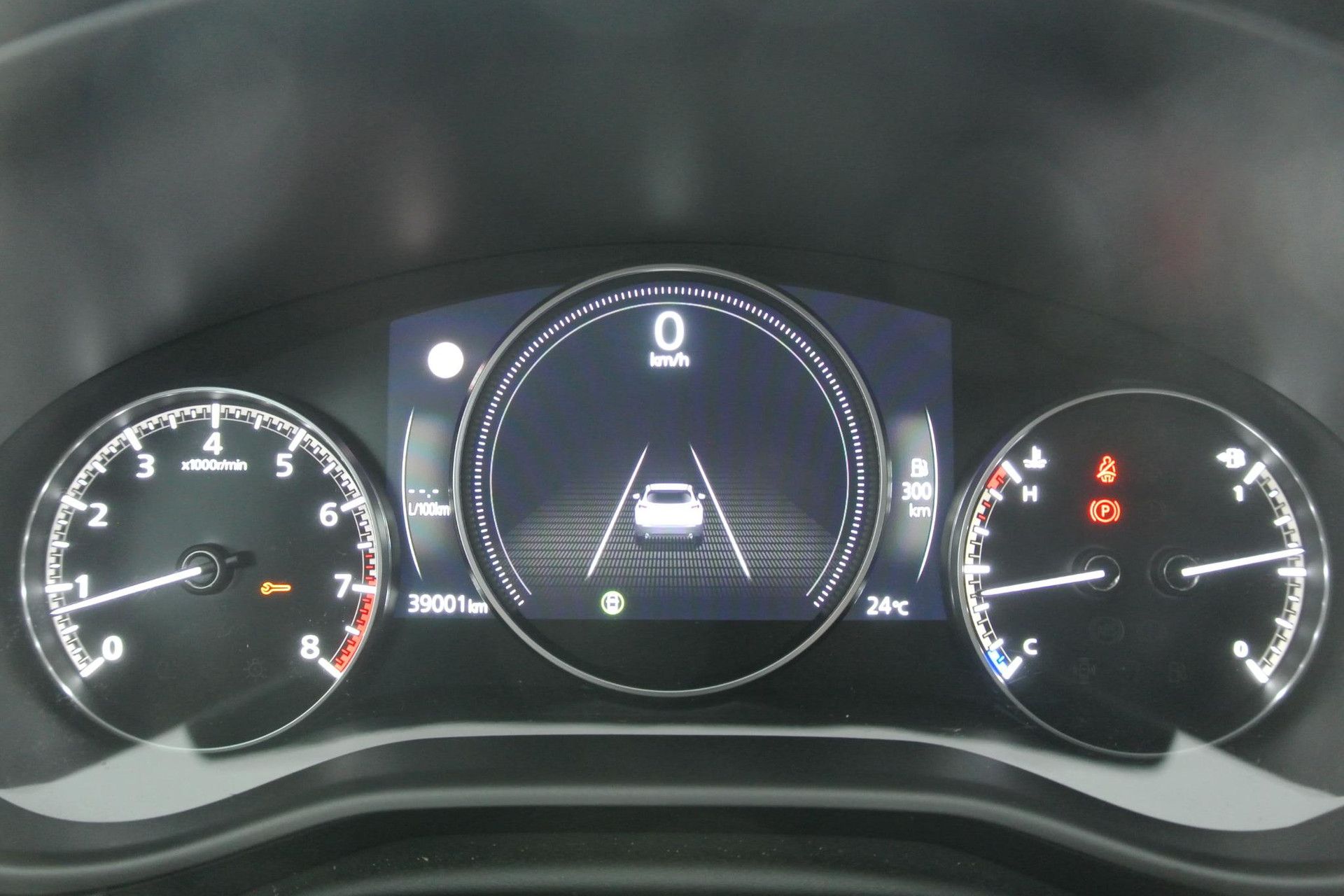 Mazda CX-30 met kenteken Z-287-NB – dashboard