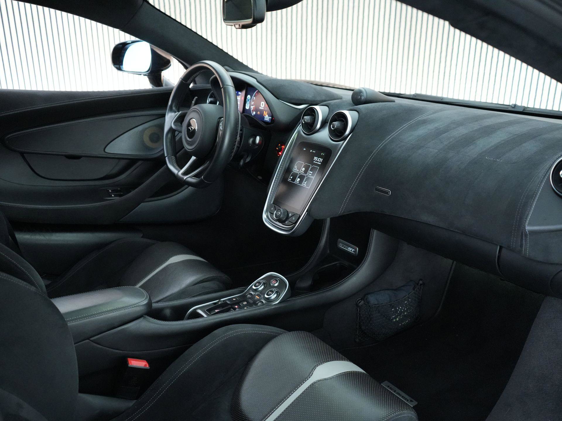 McLaren 570GT – interieur
