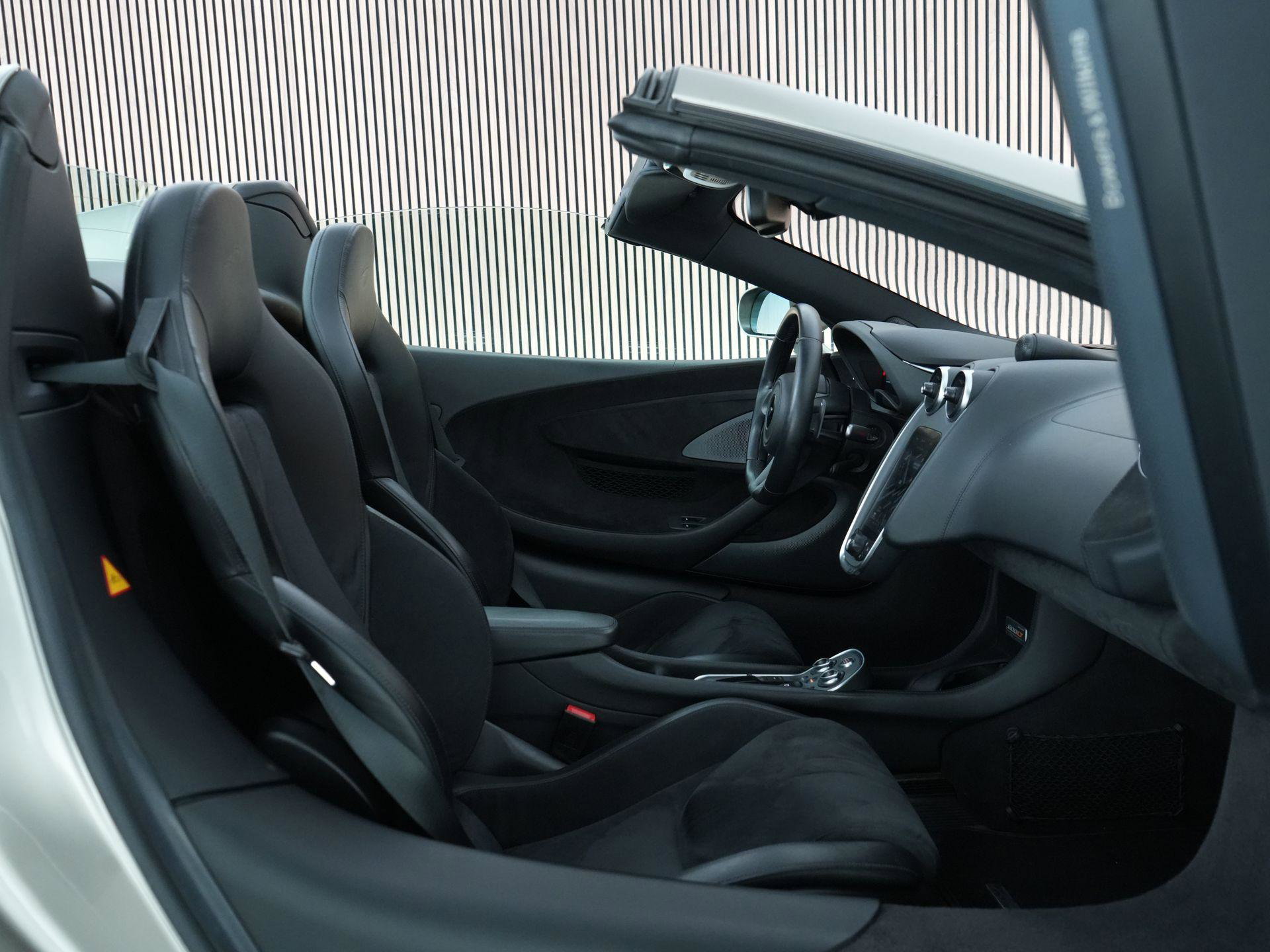 McLaren 600LT – dashboard