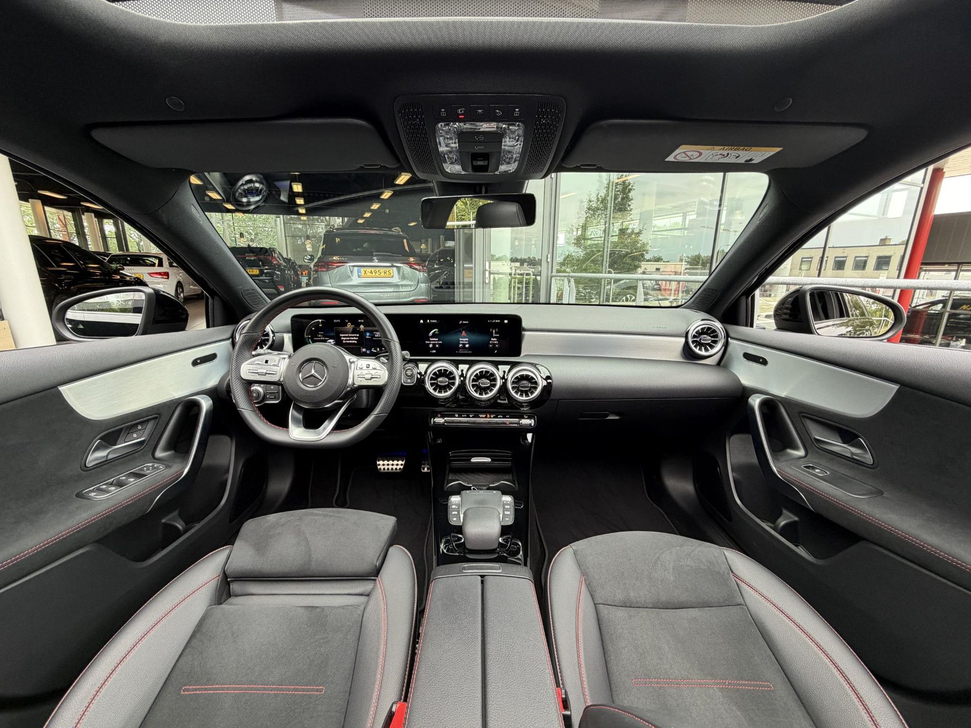 Mercedes-Benz A-Klasse met kenteken S-109-GG – interieur