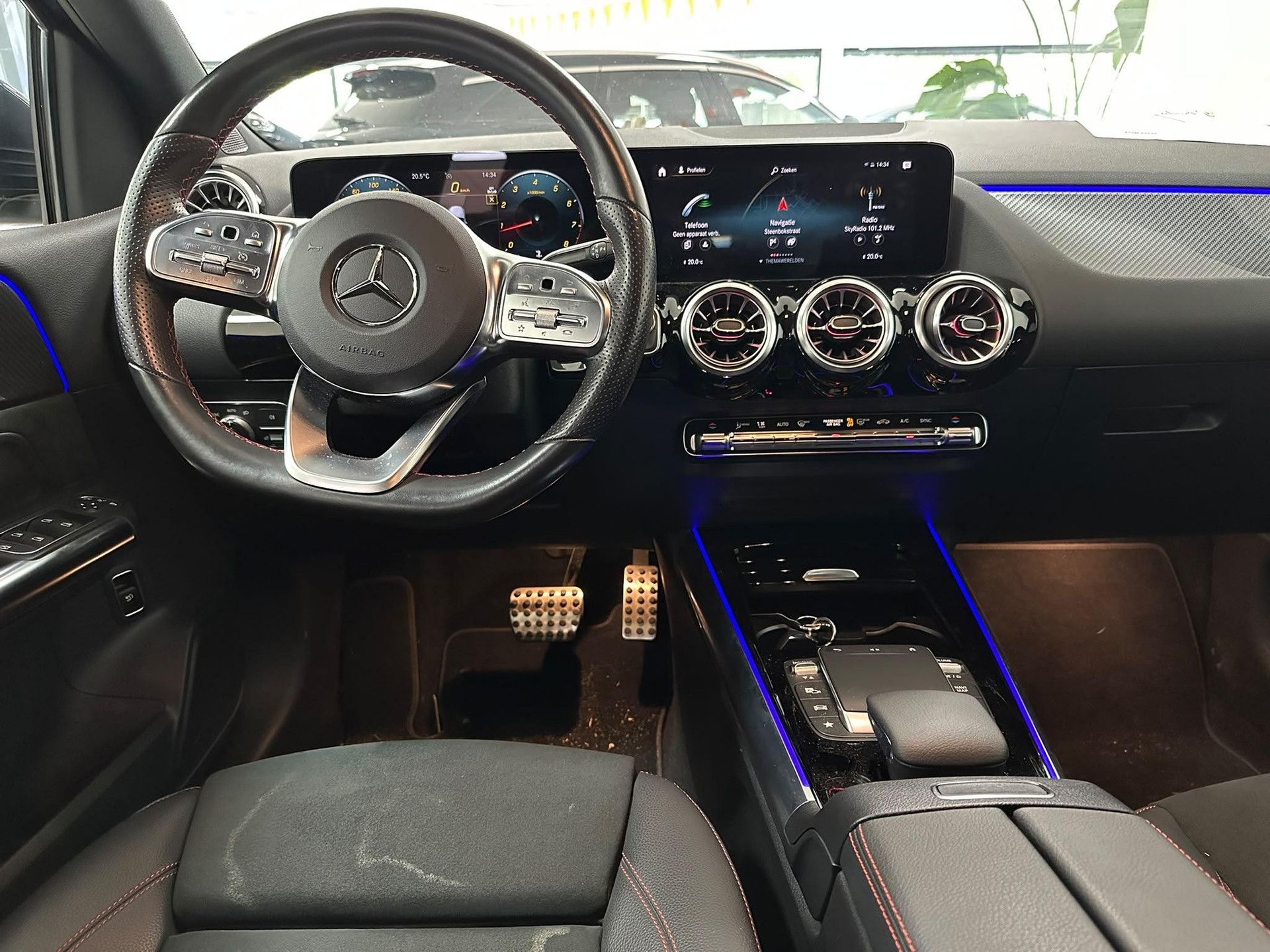 Mercedes-Benz B-Klasse met kenteken S-437-GX – interieur