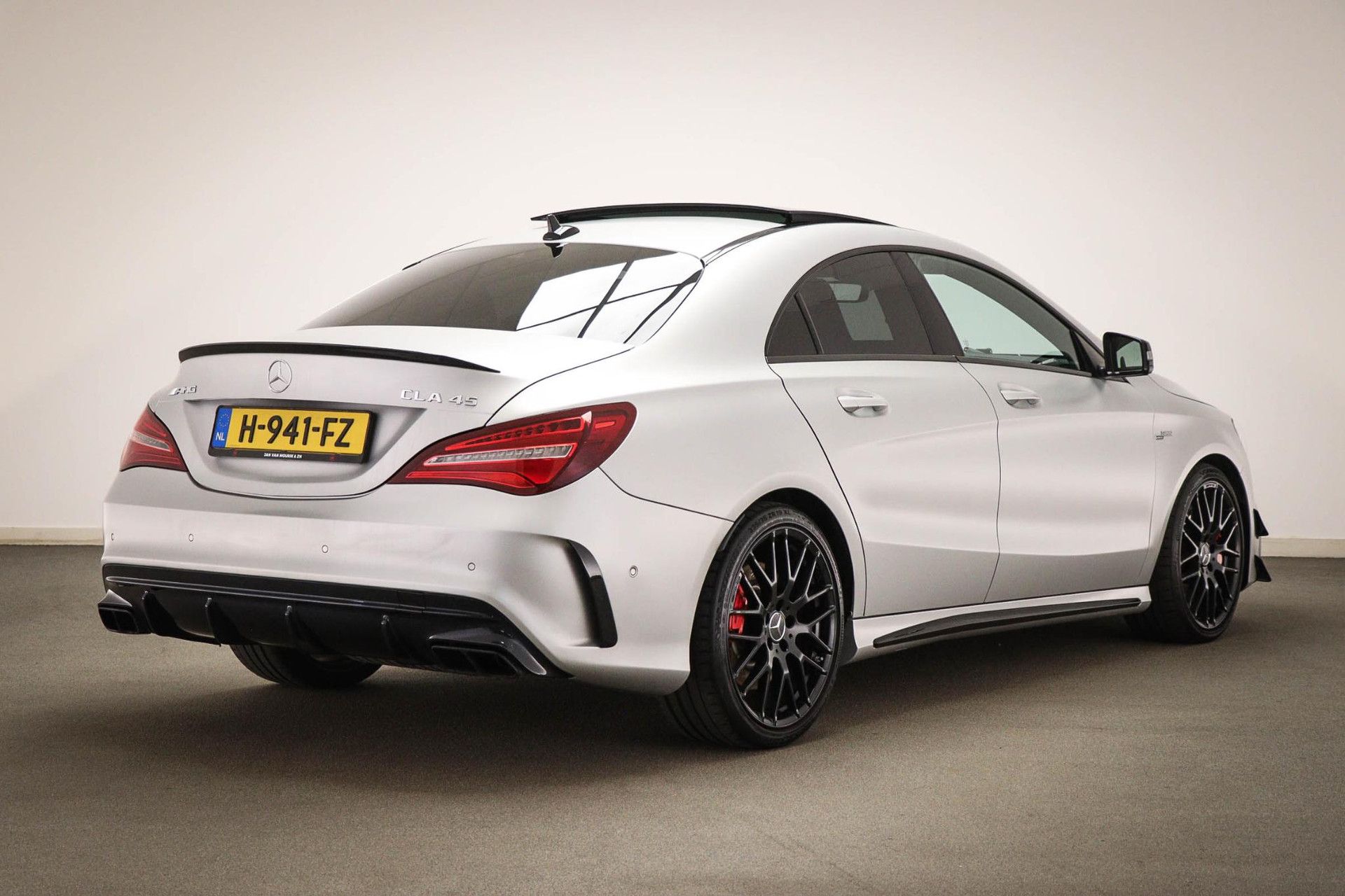 Mercedes-Benz CLA met kenteken H-941-FZ – achteraanzicht