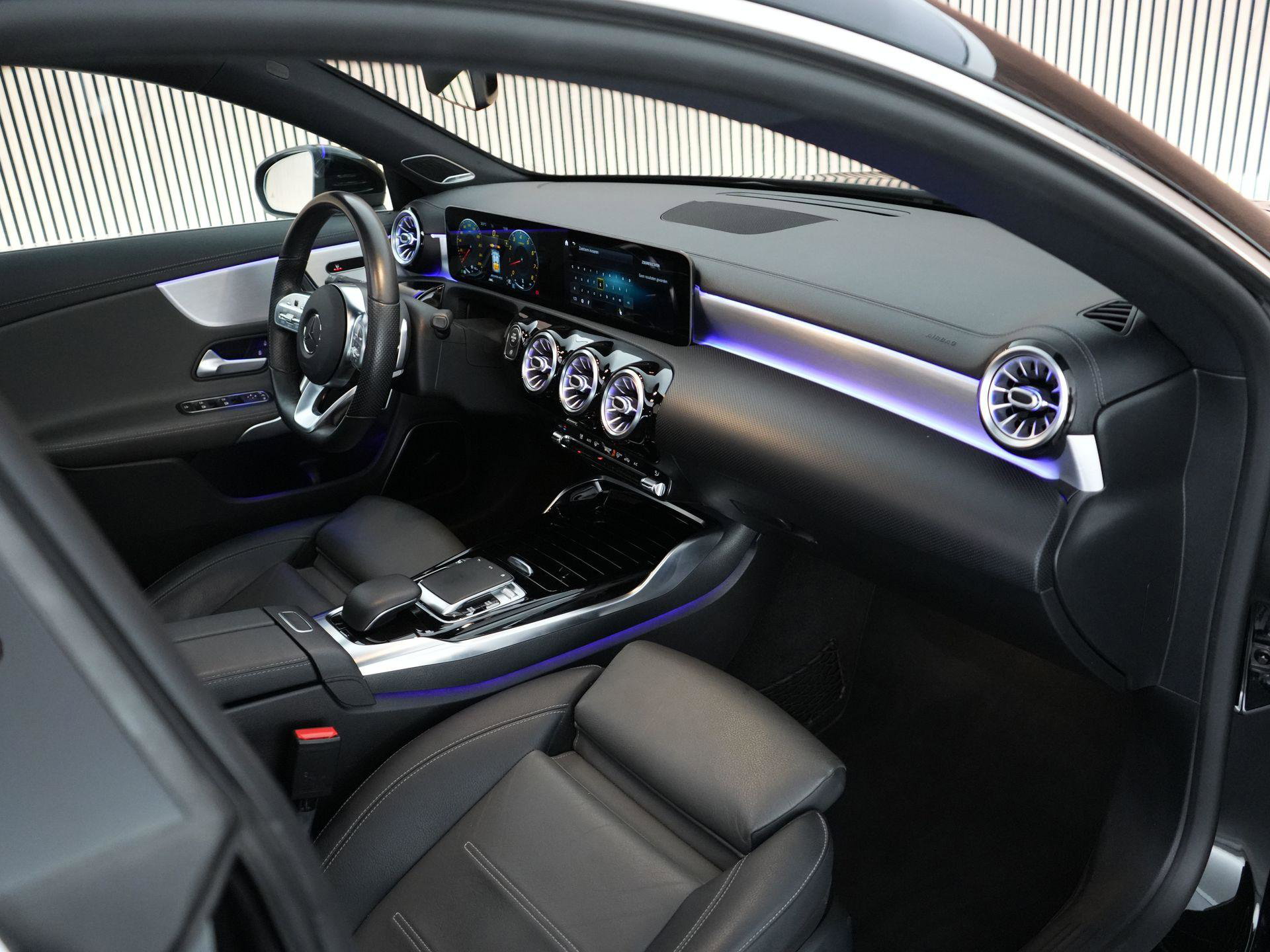 Mercedes-Benz CLA met kenteken L-208-BD – interieur