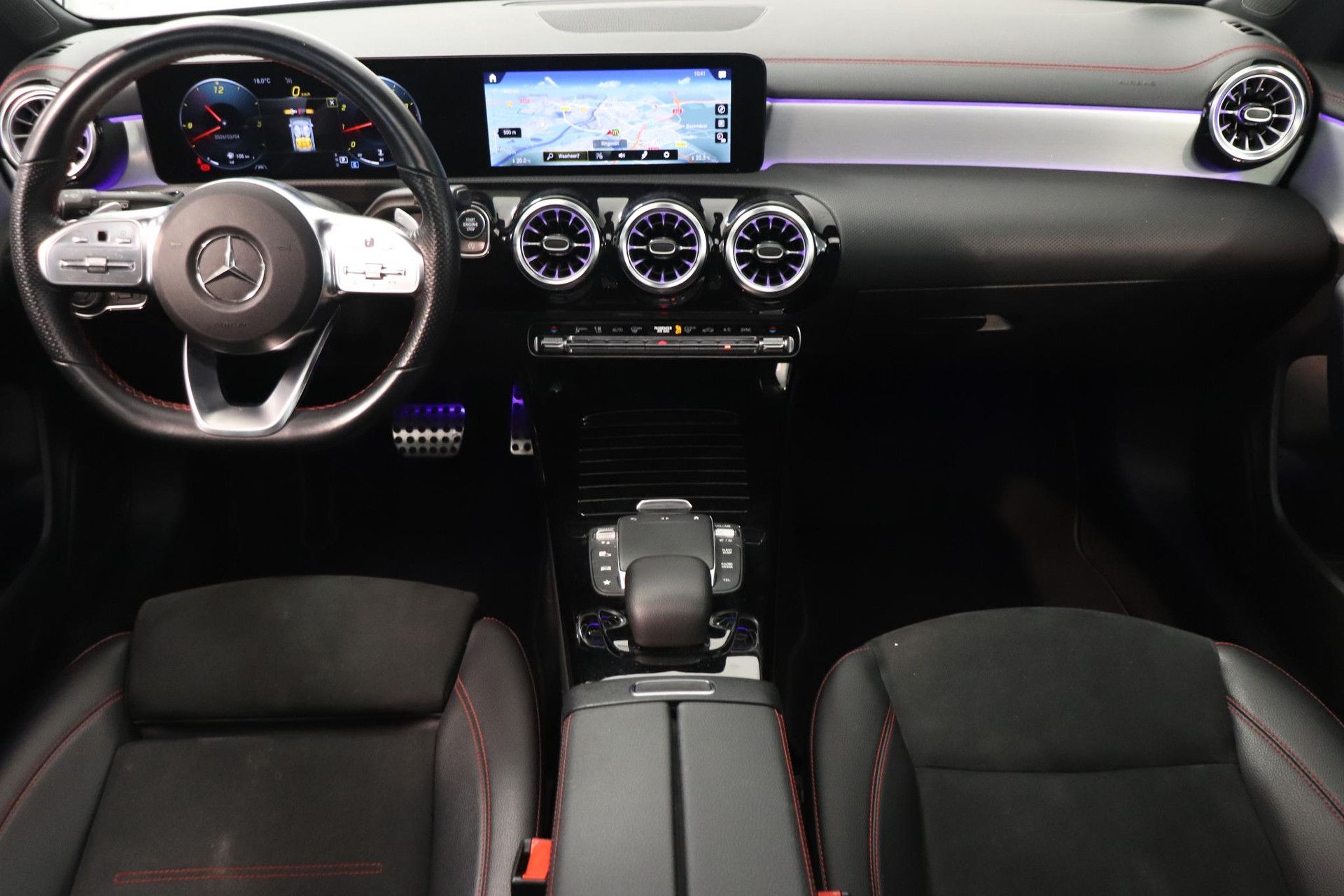 Mercedes-Benz CLA met kenteken P-277-VP – interieur