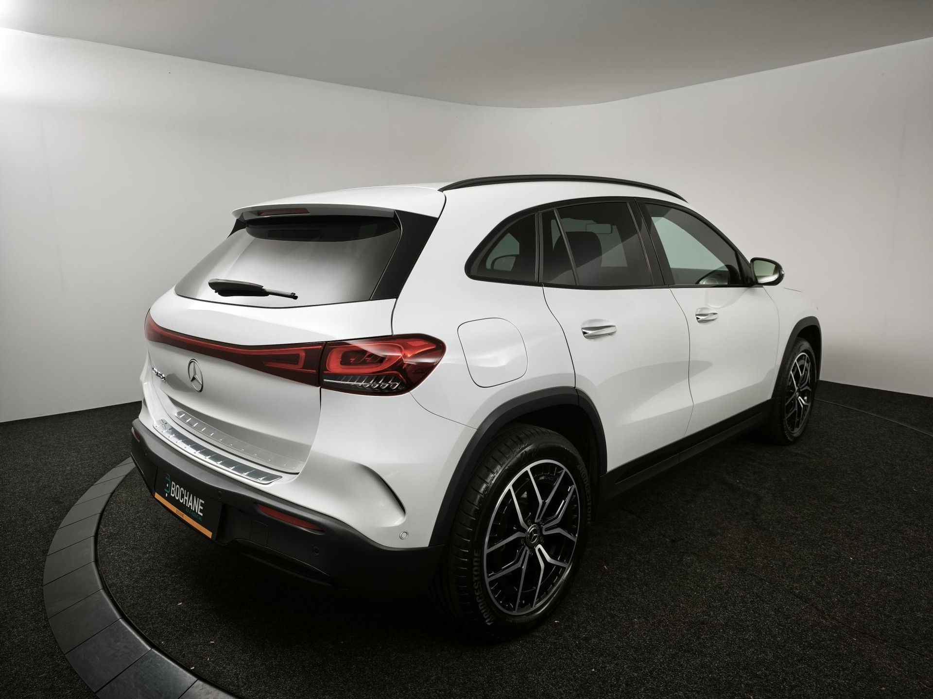 Mercedes-Benz EQA met kenteken KRZ-45-K – achteraanzicht