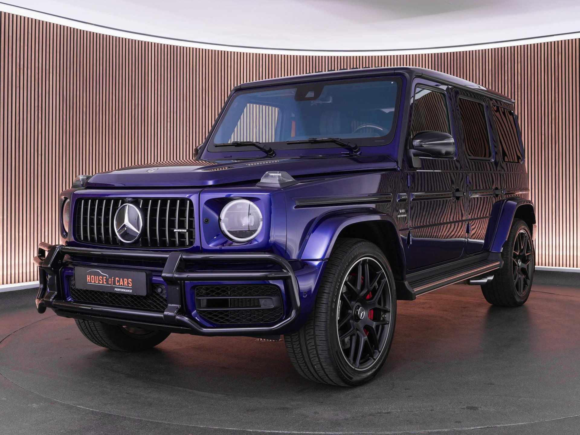 Mercedes-Benz G-Klasse met kenteken V-03-FHT – vooraanzicht
