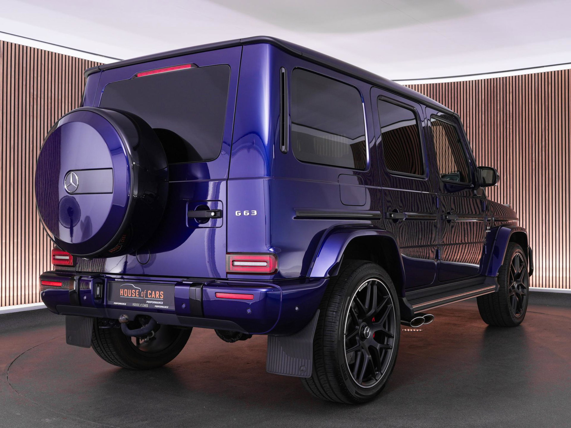 Mercedes-Benz G-Klasse met kenteken V-03-FHT – achteraanzicht