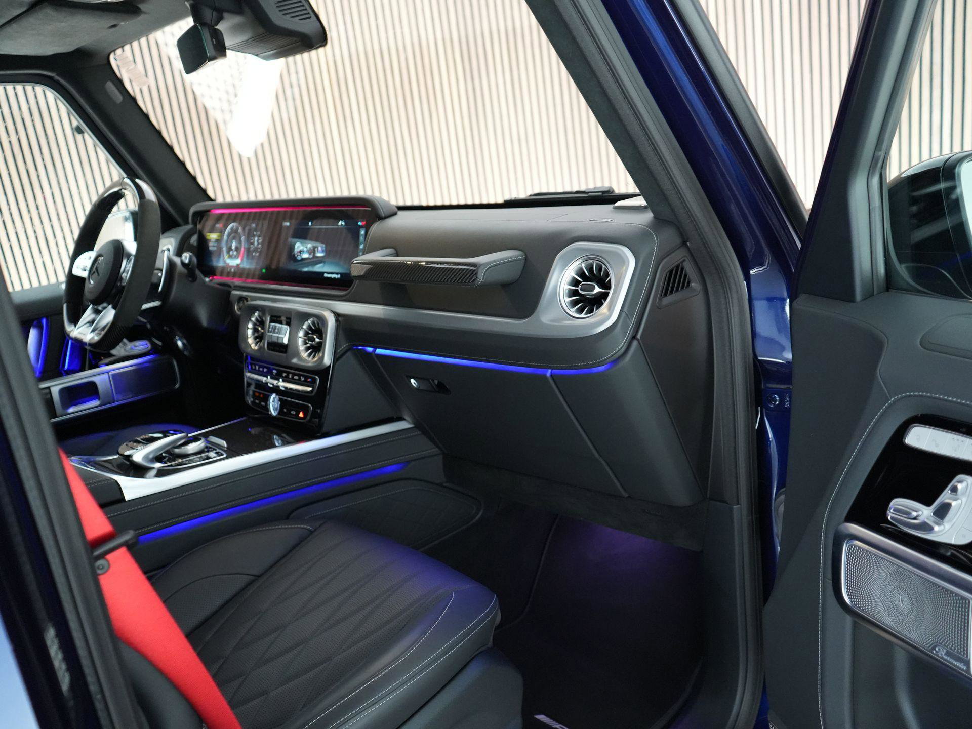 Mercedes-Benz G-Klasse met kenteken V-03-FHT – interieur