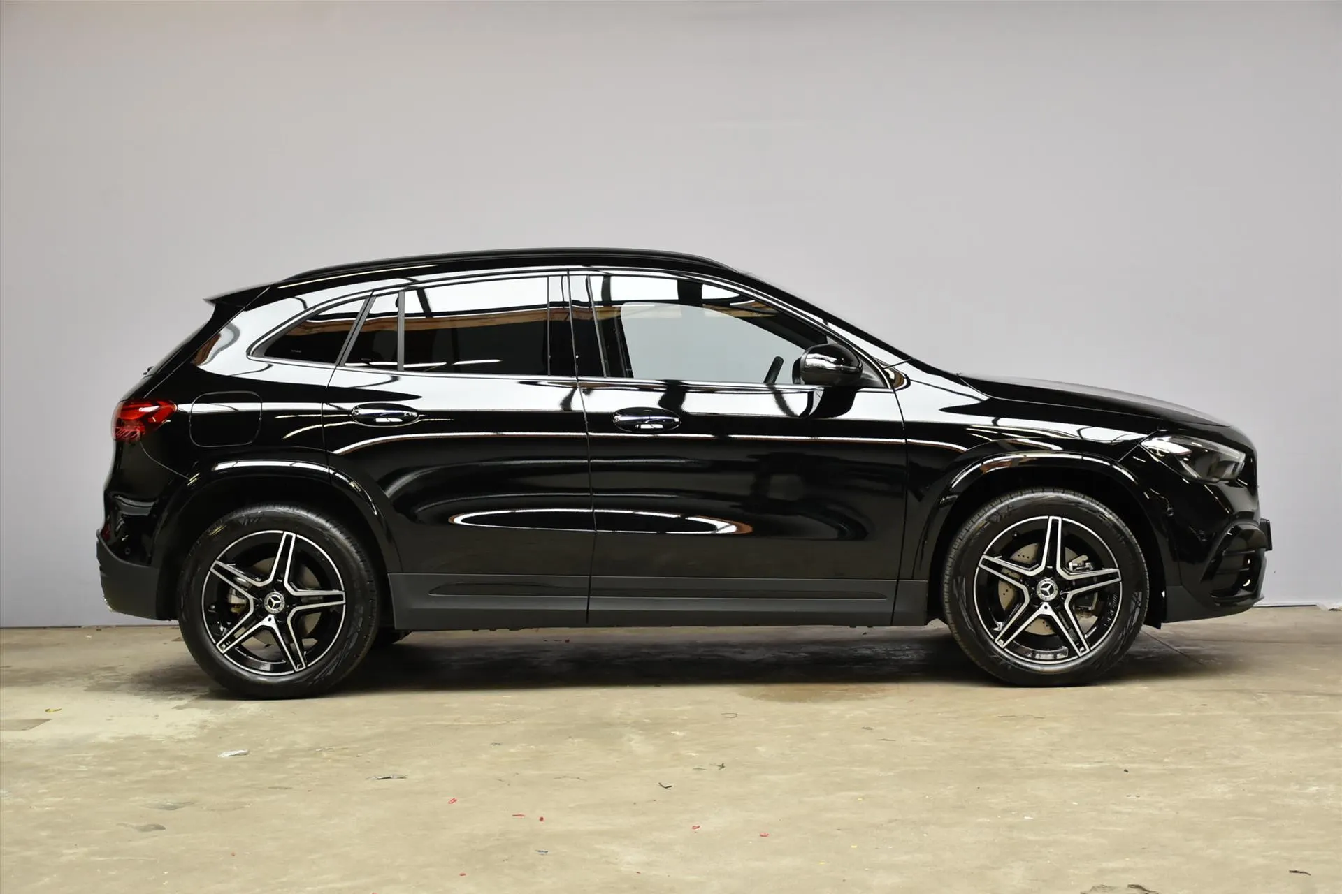 Mercedes-Benz GLA met kenteken KPD-12-F – detailfoto