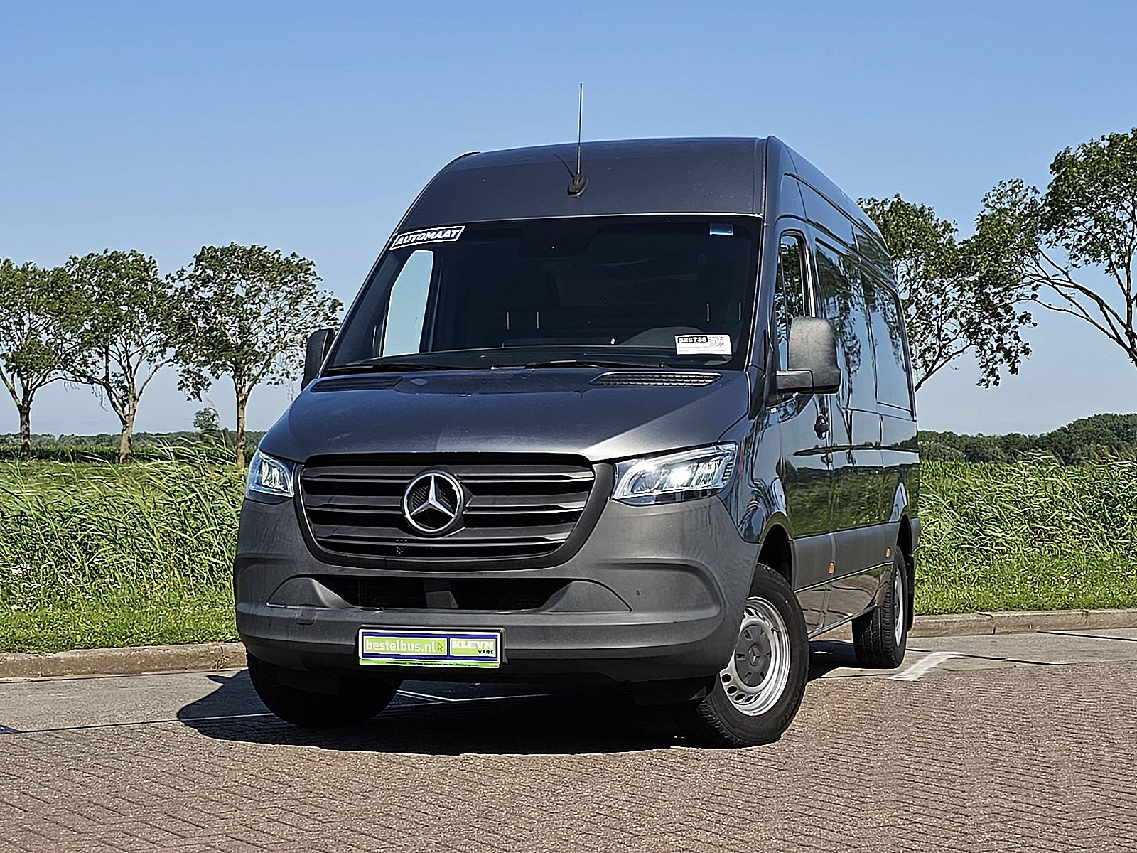 Mercedes-Benz Sprinter – vooraanzicht