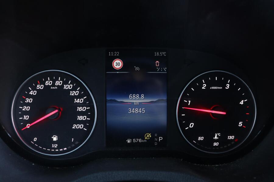 Mercedes-Benz Sprinter met kenteken V-18-KLV – dashboard