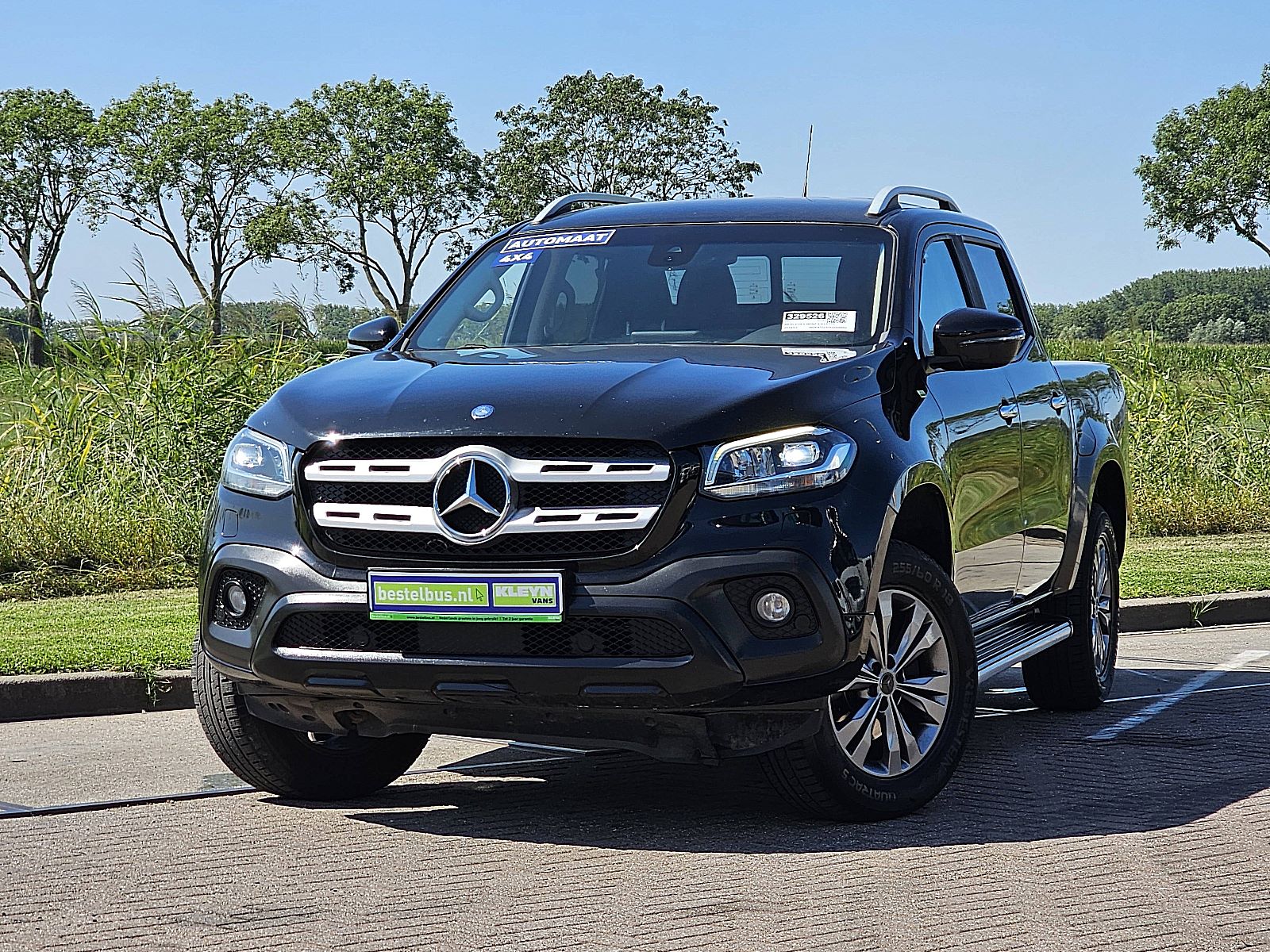 Mercedes-Benz X-KLASSE – vooraanzicht
