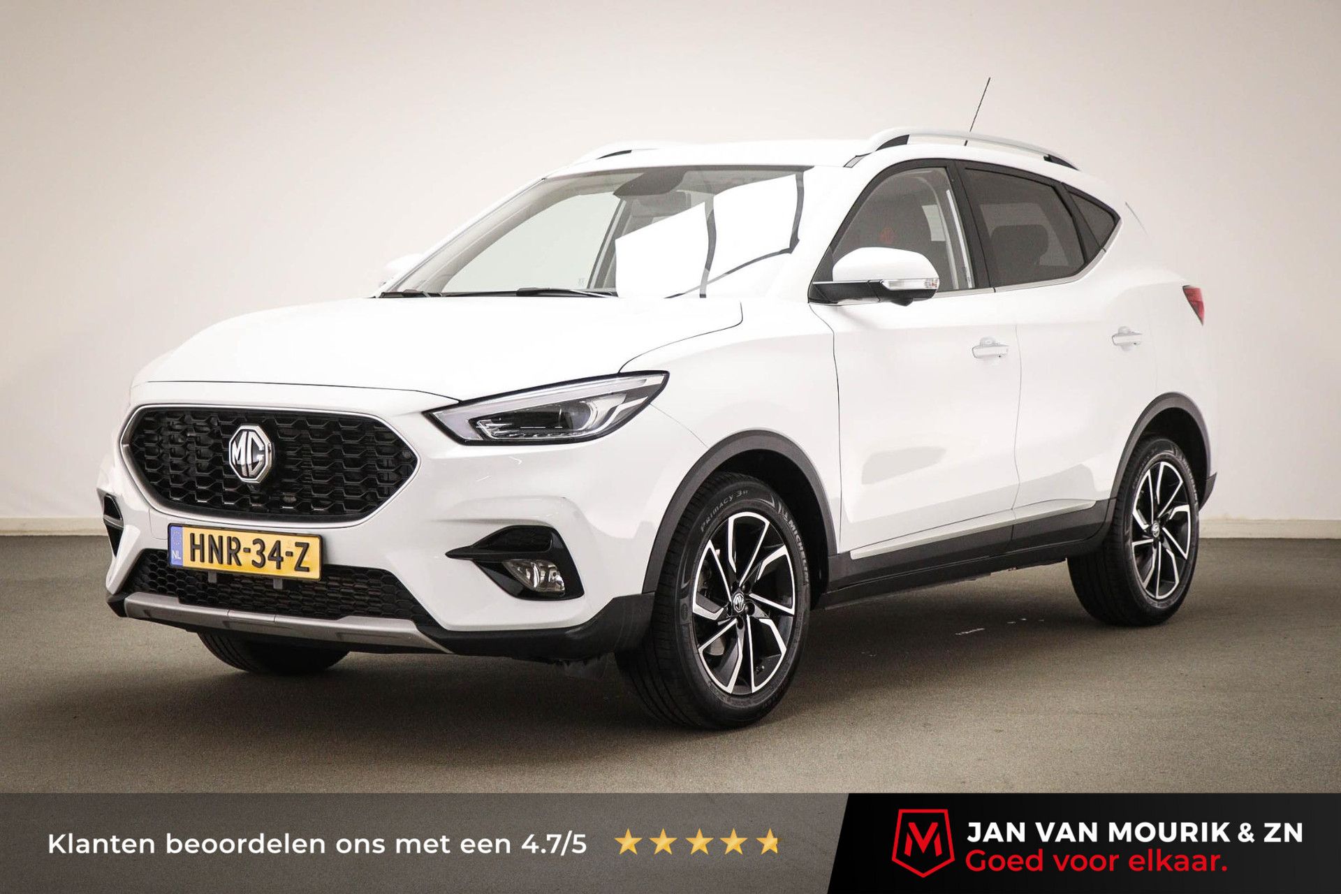 MG ZS met kenteken HNR-34-Z – vooraanzicht
