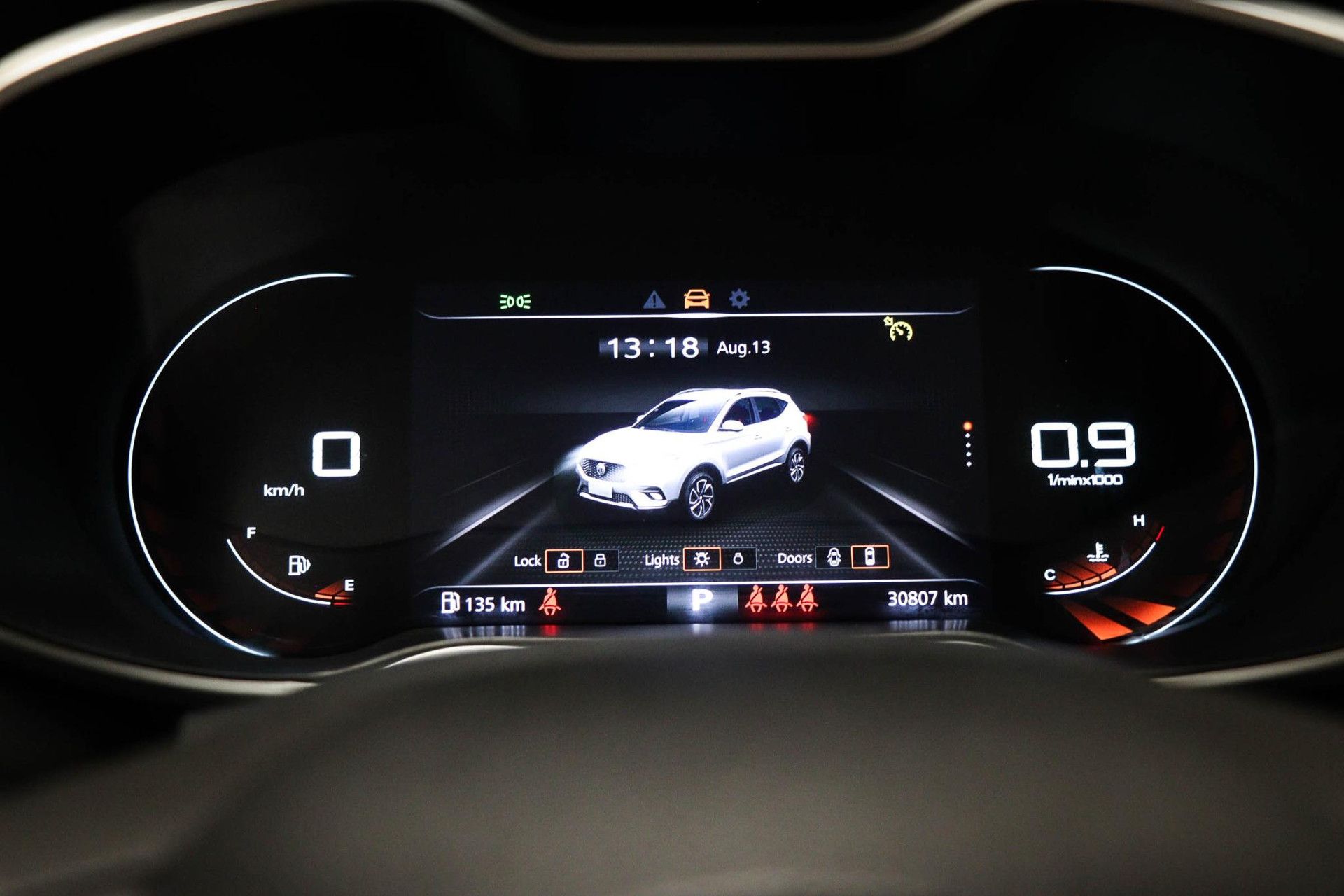 MG ZS met kenteken HNR-34-Z – dashboard