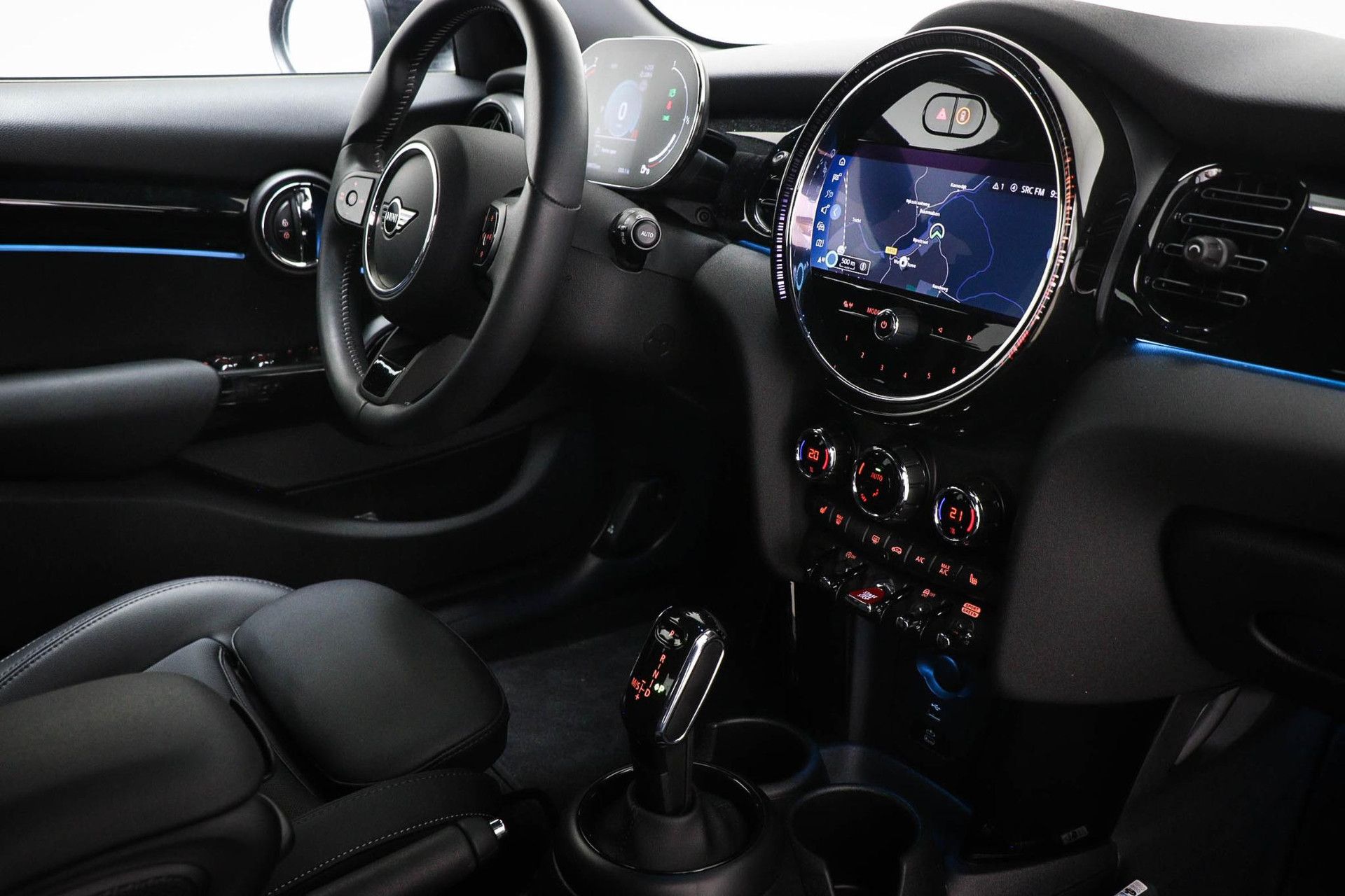 MINI 5-Deurs met kenteken S-404-LL – interieur