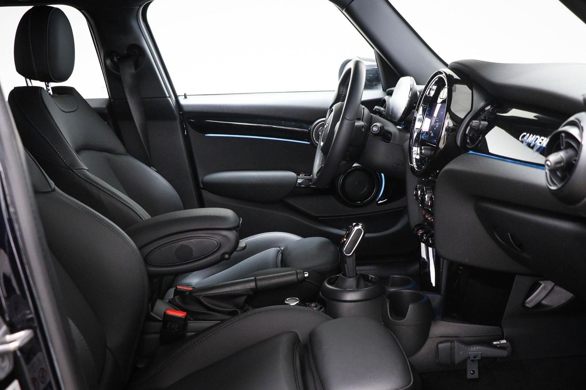 MINI 5-Deurs met kenteken S-404-LL – dashboard