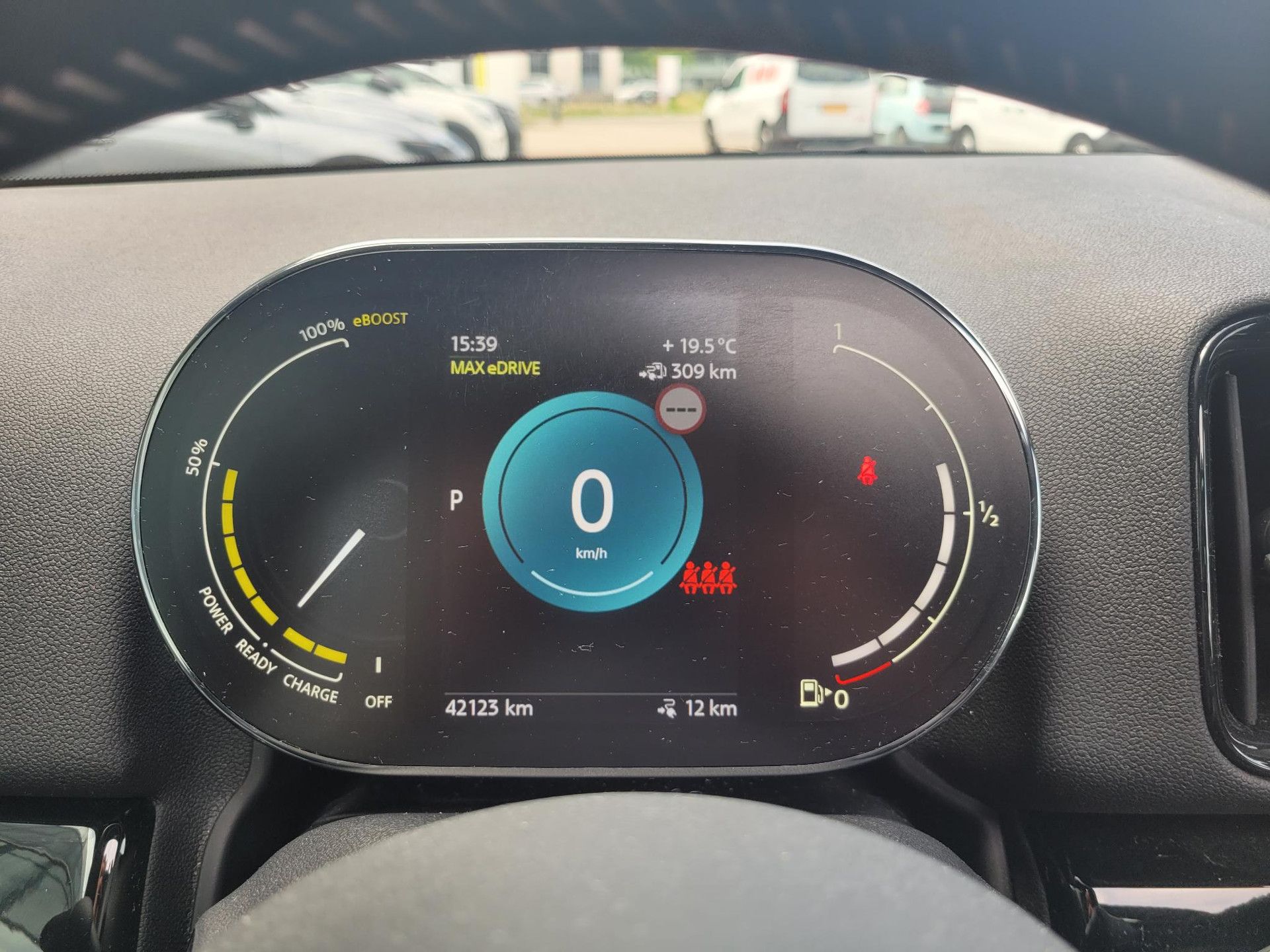 MINI Countryman met kenteken N-855-LS – dashboard