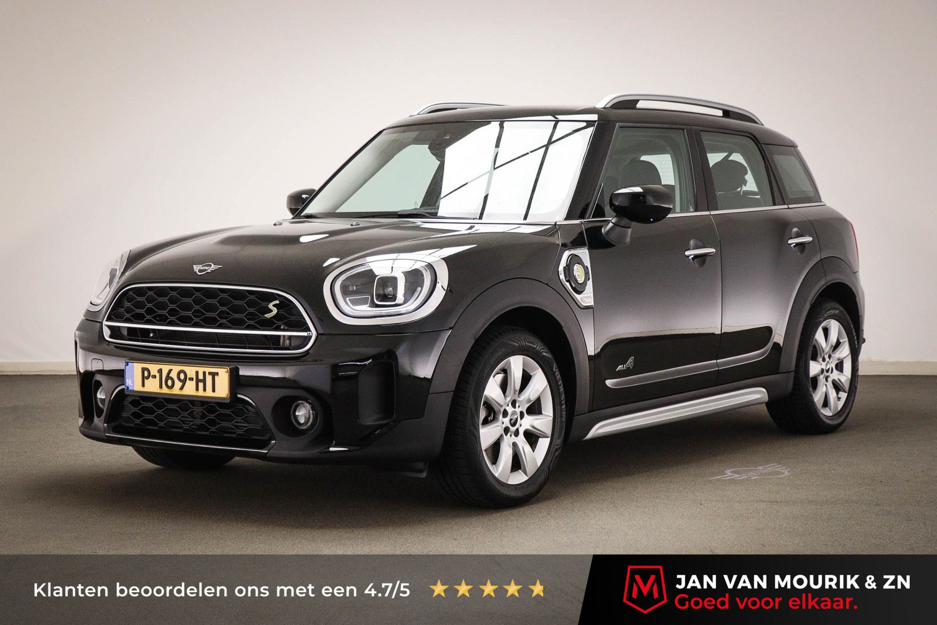MINI Countryman met kenteken P-169-HT – vooraanzicht