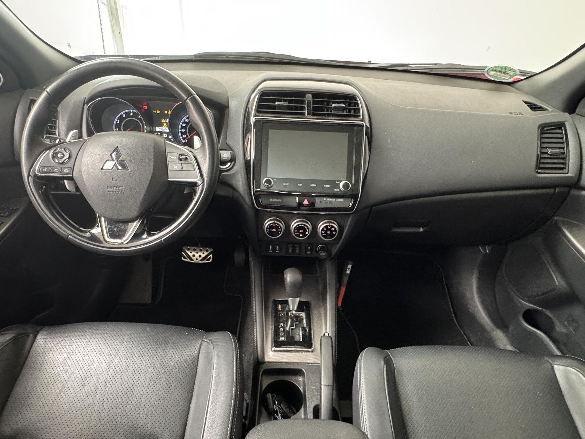 Mitsubishi ASX met kenteken G-129-SJ – interieur