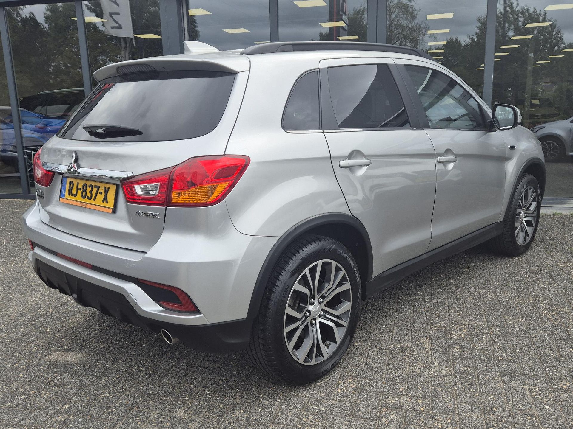 Mitsubishi ASX met kenteken RJ-837-X – achteraanzicht