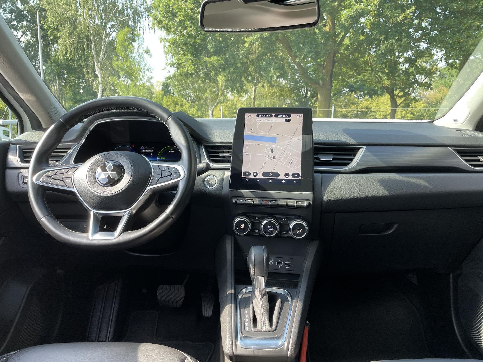 Mitsubishi ASX met kenteken S-596-FJ – interieur