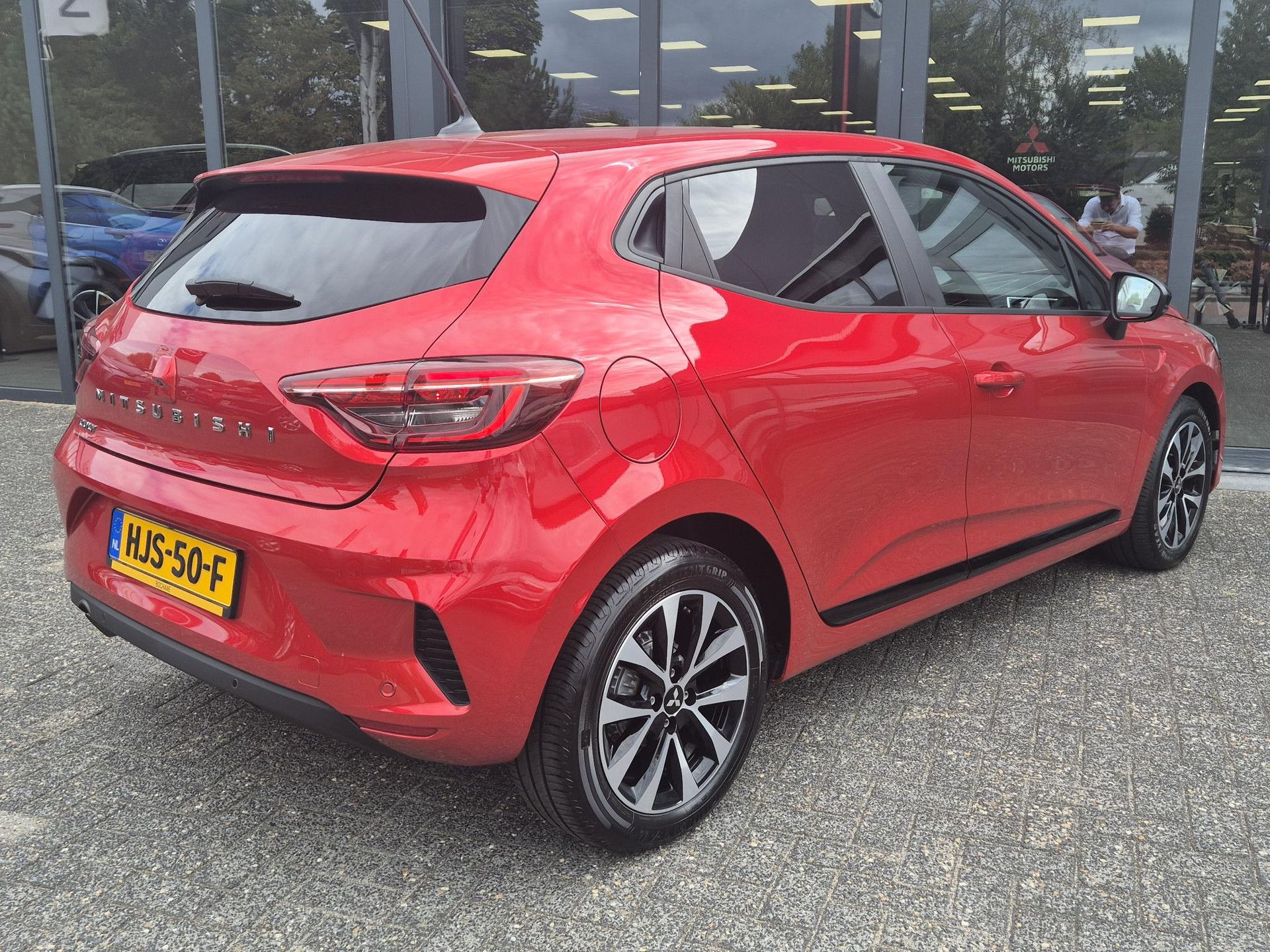 Mitsubishi Colt met kenteken HJS-50-F – achteraanzicht
