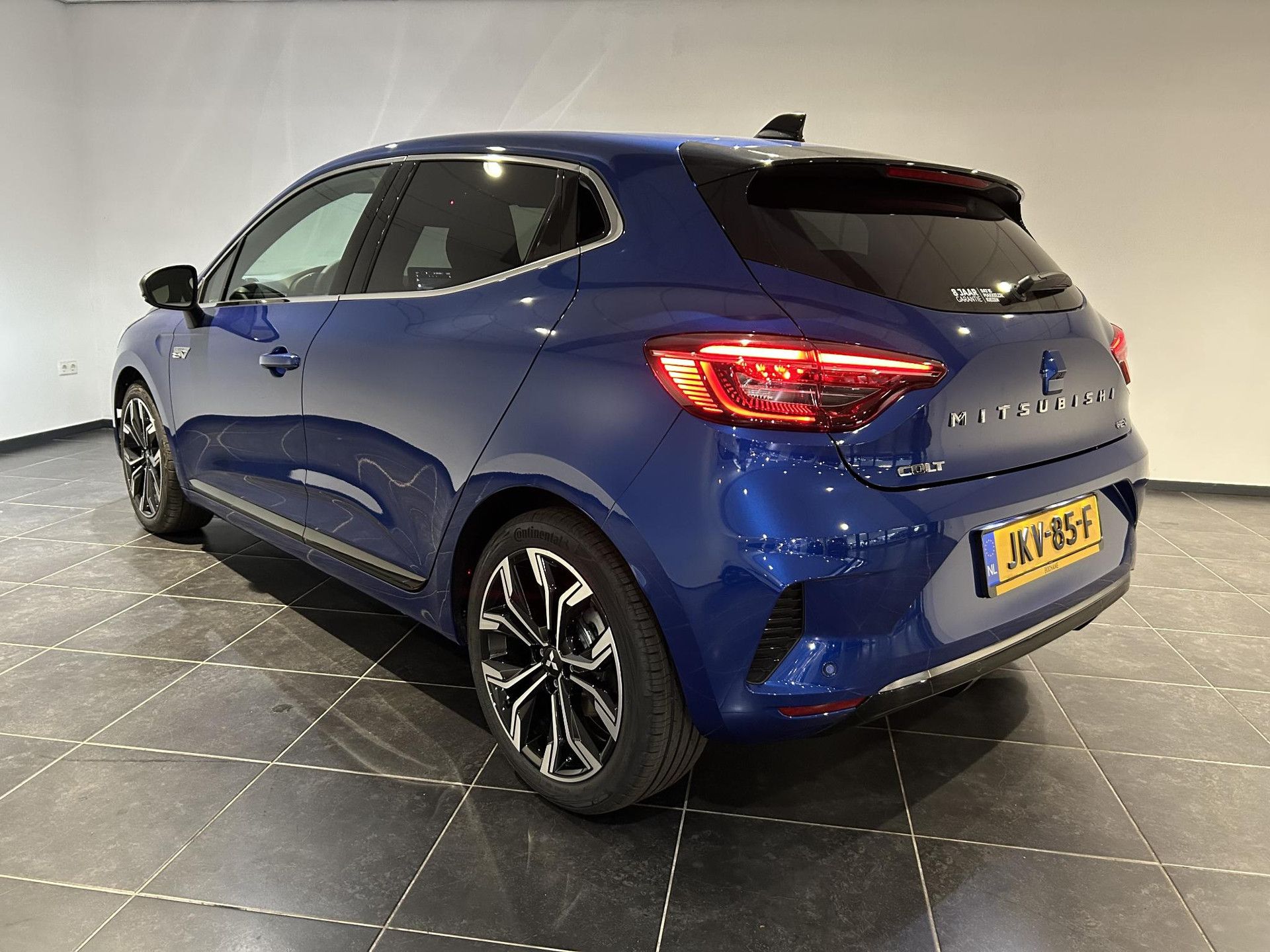 Mitsubishi Colt met kenteken JKV-85-F – detailfoto