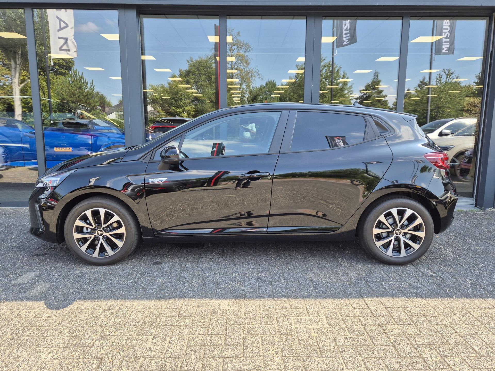 Mitsubishi Colt met kenteken KKF-86-V – interieur