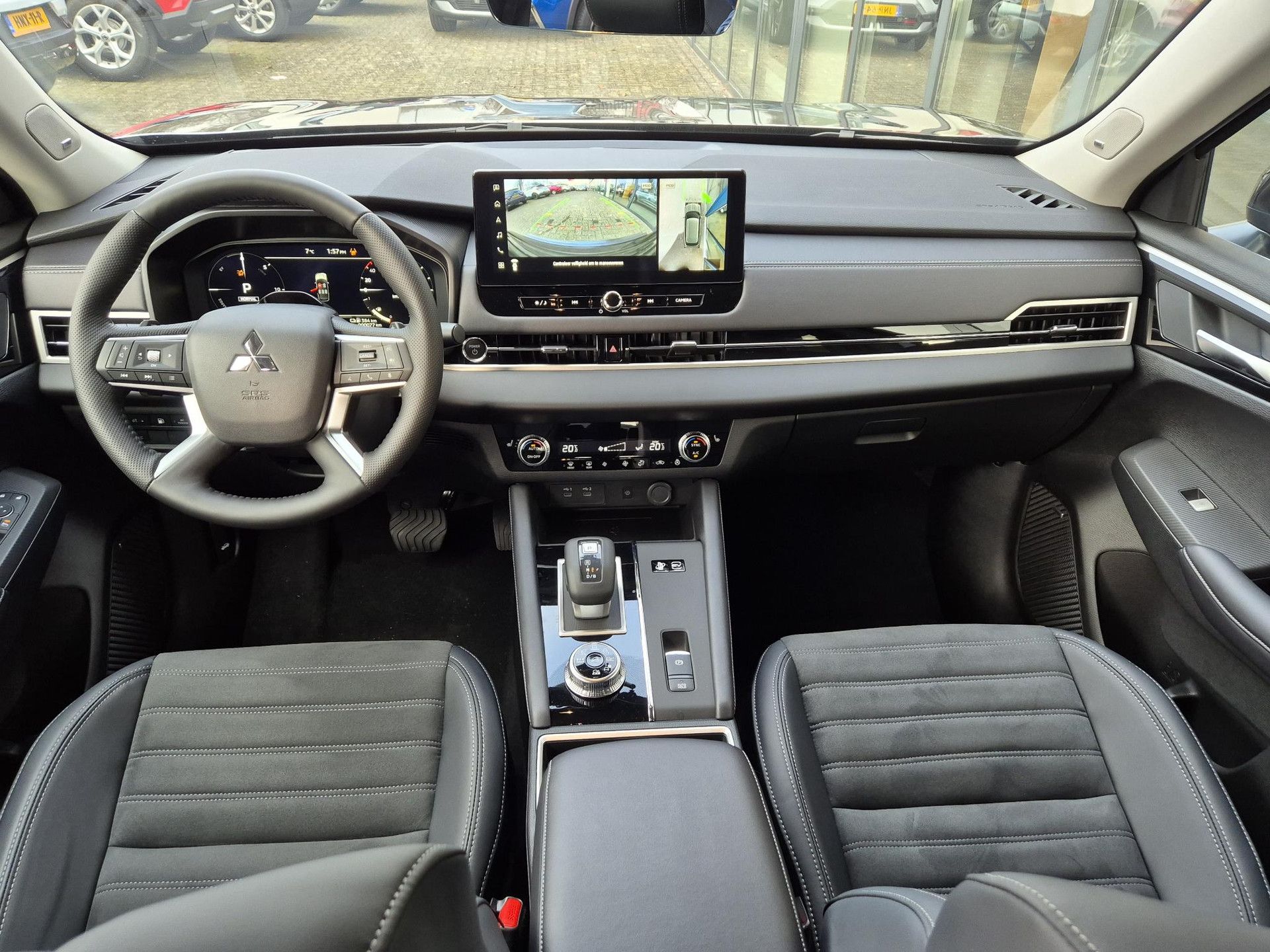 Mitsubishi Outlander met kenteken JVJ-40-X – interieur